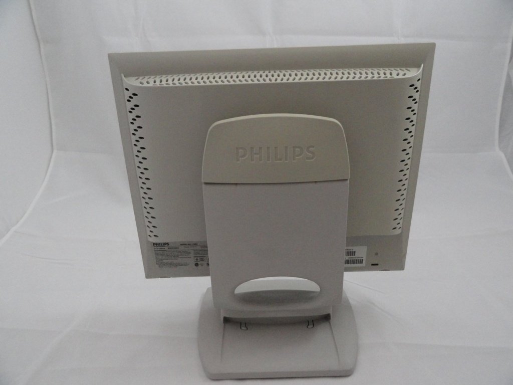 PR05074_150B3_Phillips 150 B3 15" LCD Monitor - White - Image3