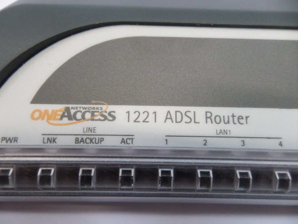 OneAccess Networks Telindus 1221 ADSL Router ( ADSL A/B 2ETH-4P 501484 1221 ) USED