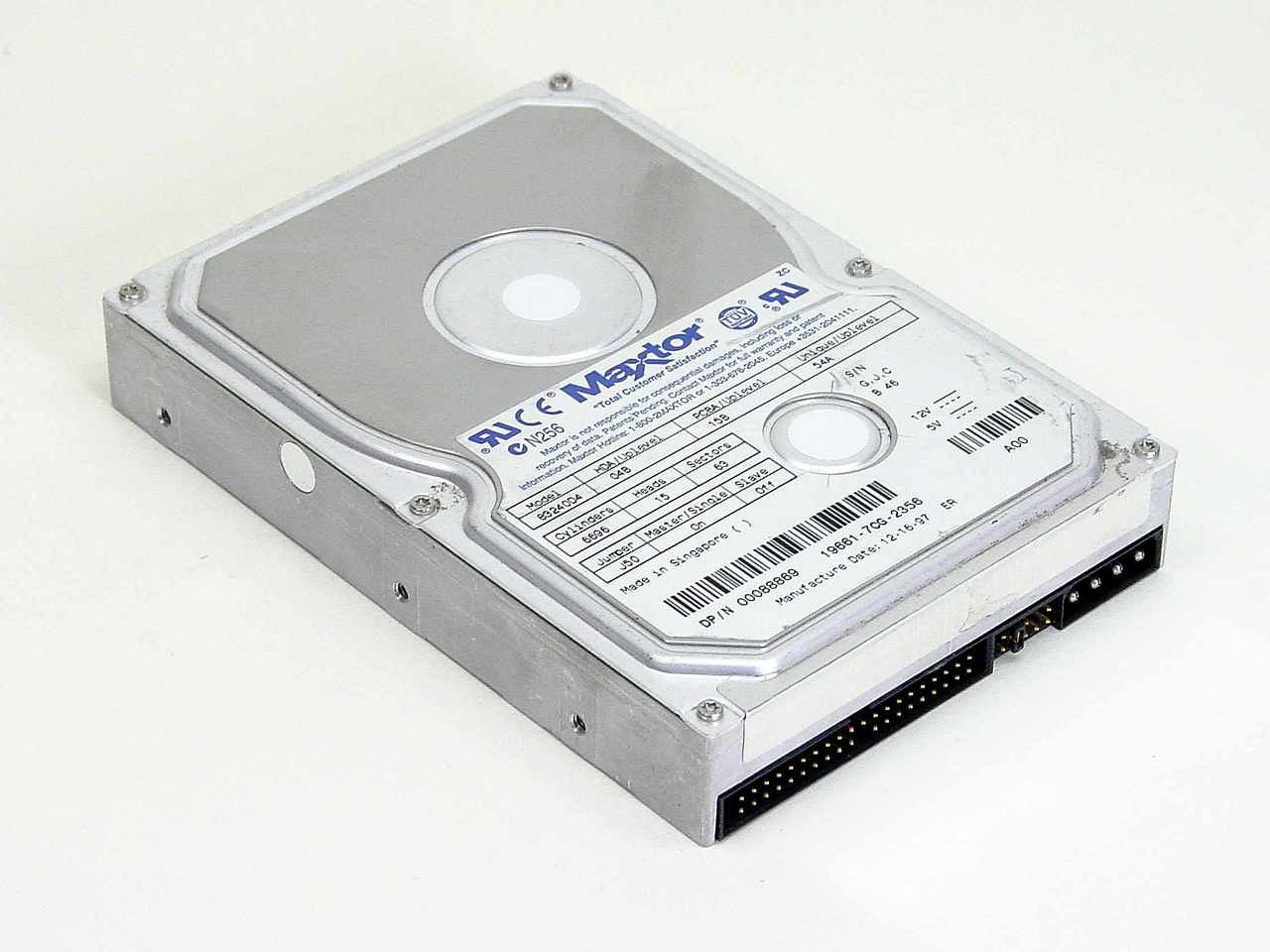 Maxtor Dell 3.2Gb IDE 5400rpm 3.5in HDD ( 83240D4 88869 ) REF