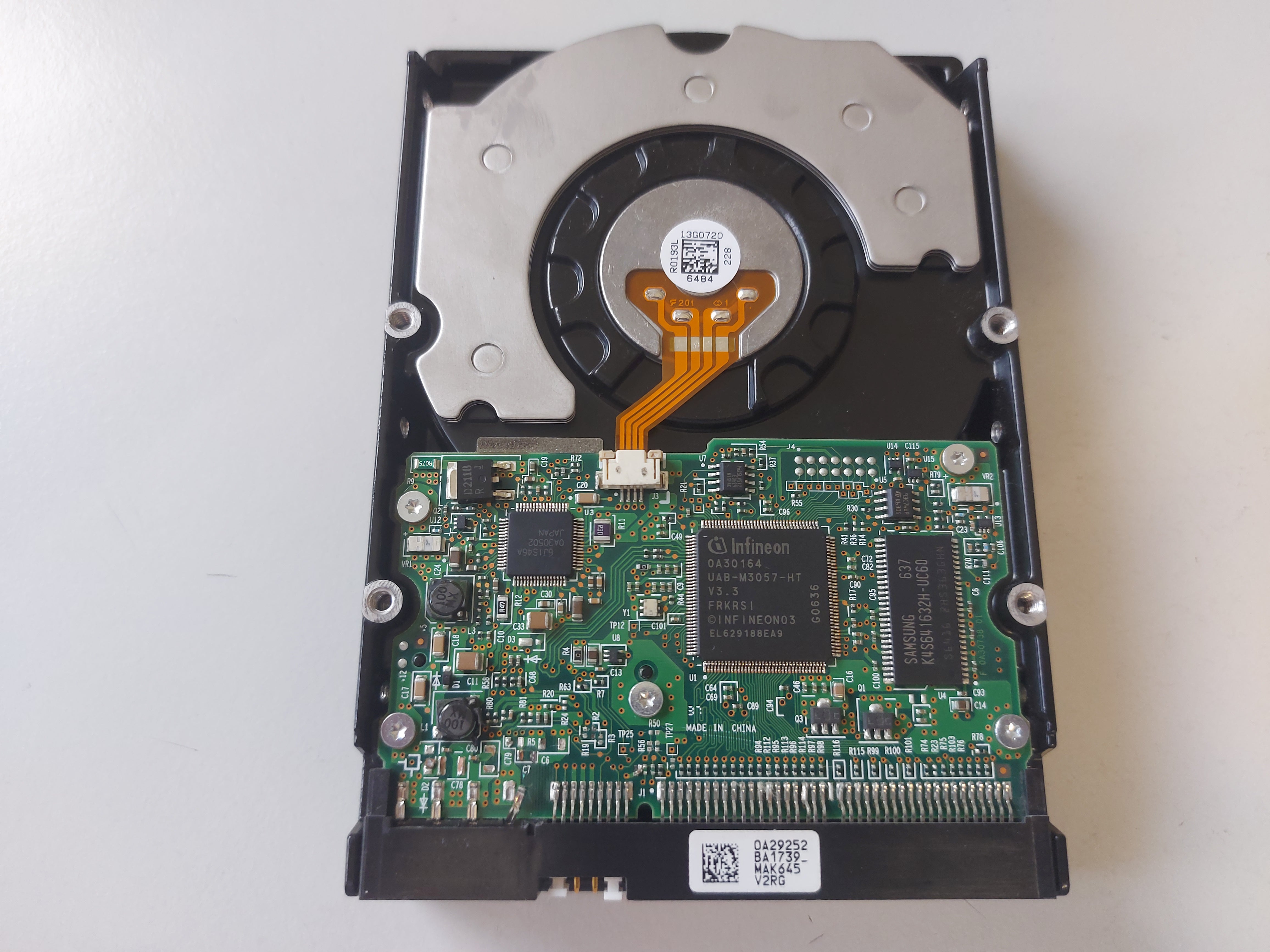 Hitachi 500GB 7200rpm IDE 3.5in HDD ( HDS725050KLAT80 0A31613 ) USED