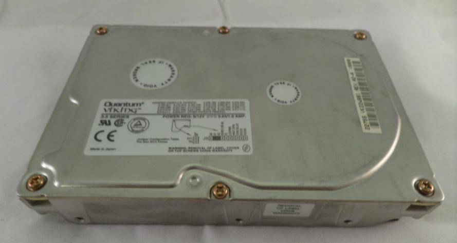 MC5952_VK22W881_Quantum 2.2GB SCSI 68 Pin 7200rpm 3.5" HDD - Image3