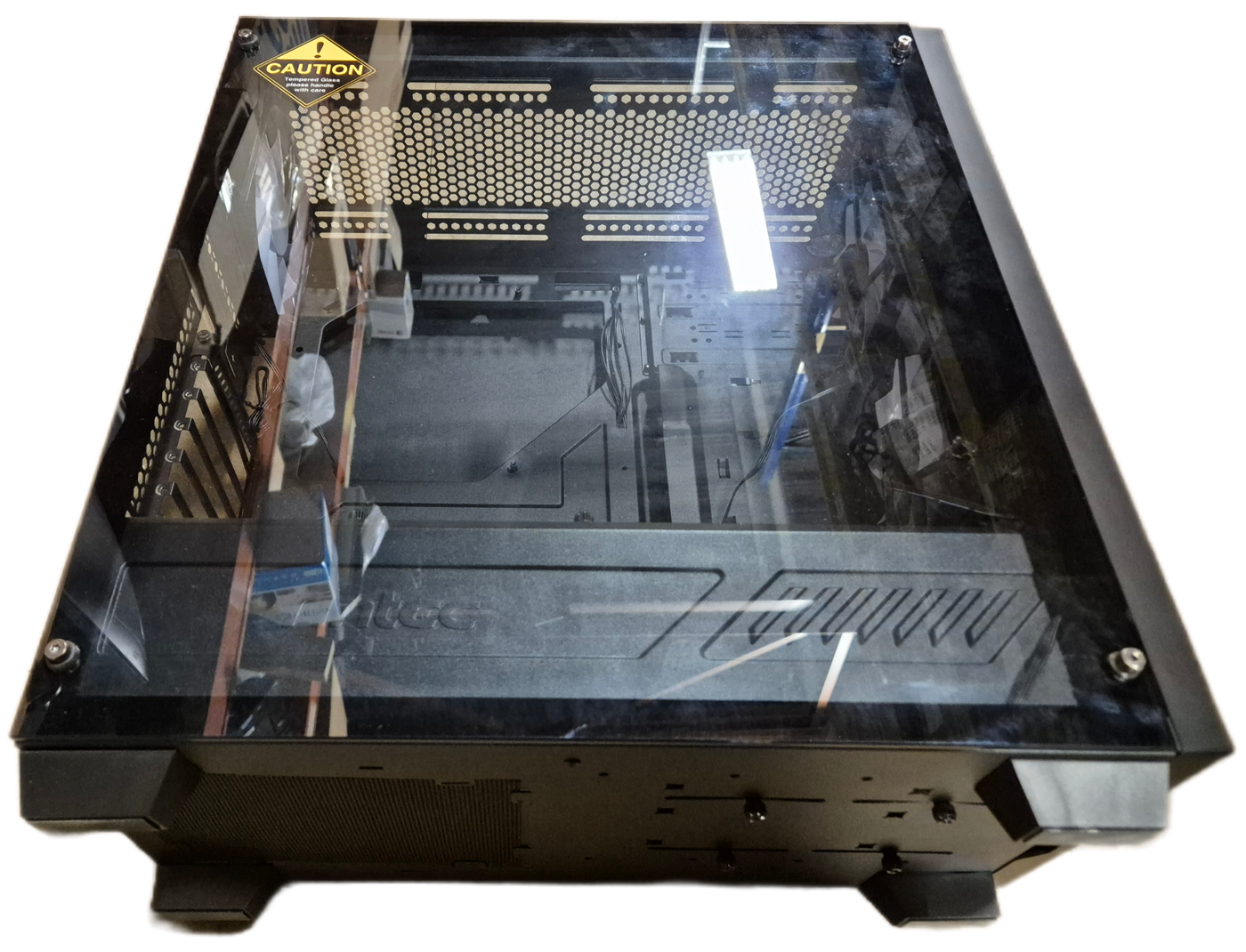 Antec P8 Mid Tower Gaming Cabinet - 3 x 120mm Fans Preinstalled USED