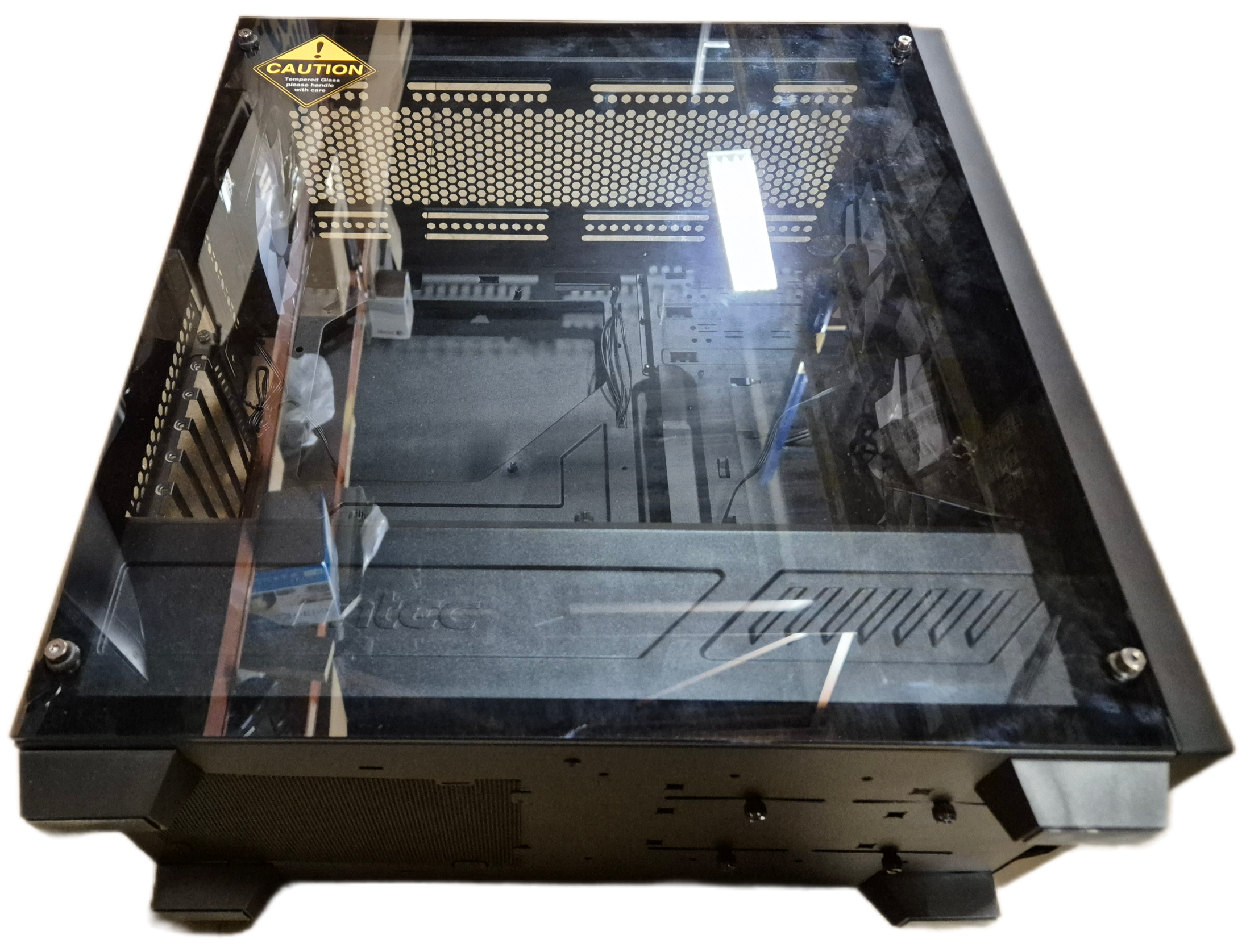 Antec P8 Mid Tower Gaming Cabinet - 3 x 120mm Fans Preinstalled USED