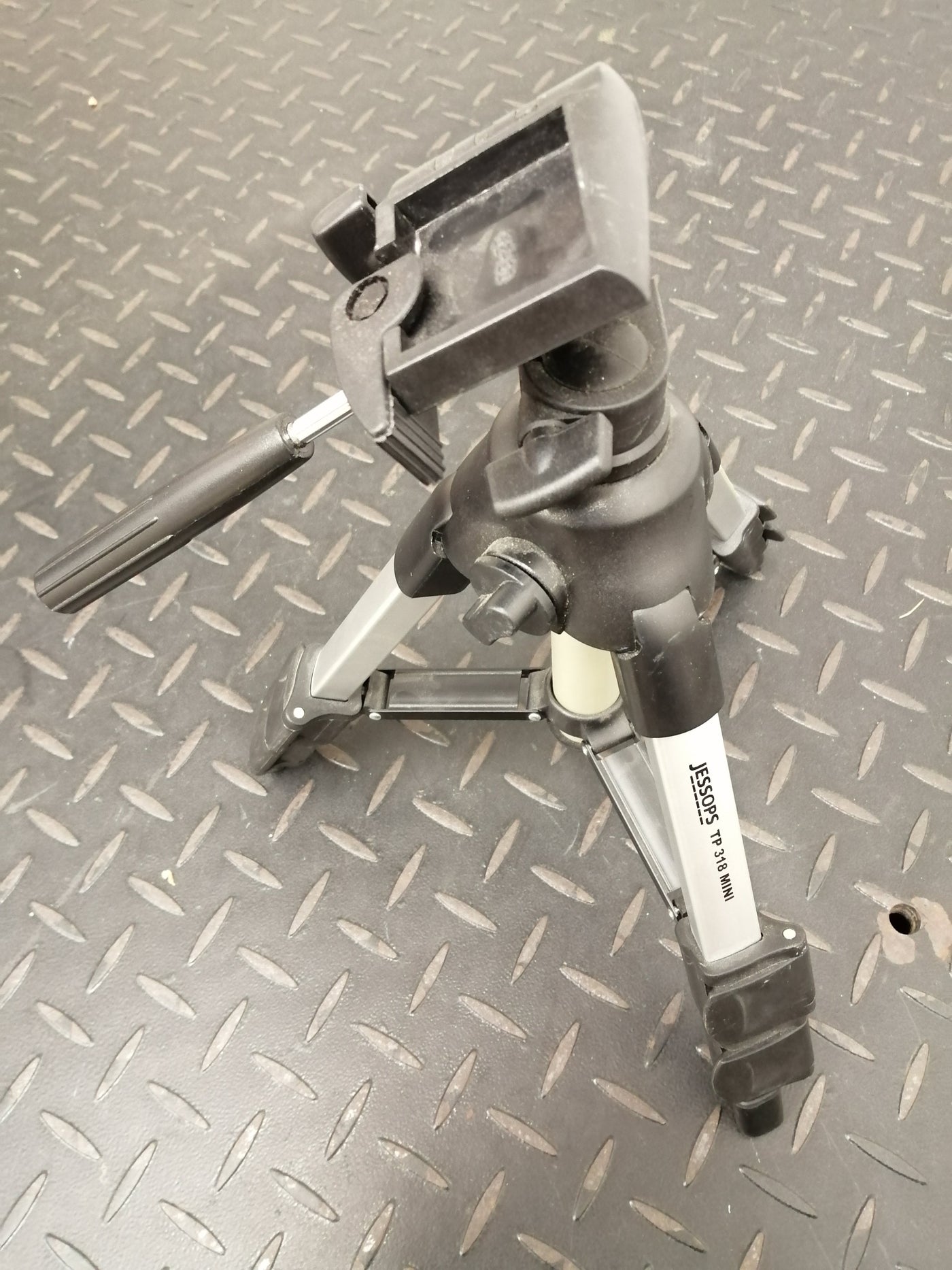 JESSUPS TP318 MNI CAMERA TRIPOD ( TP318 USED )