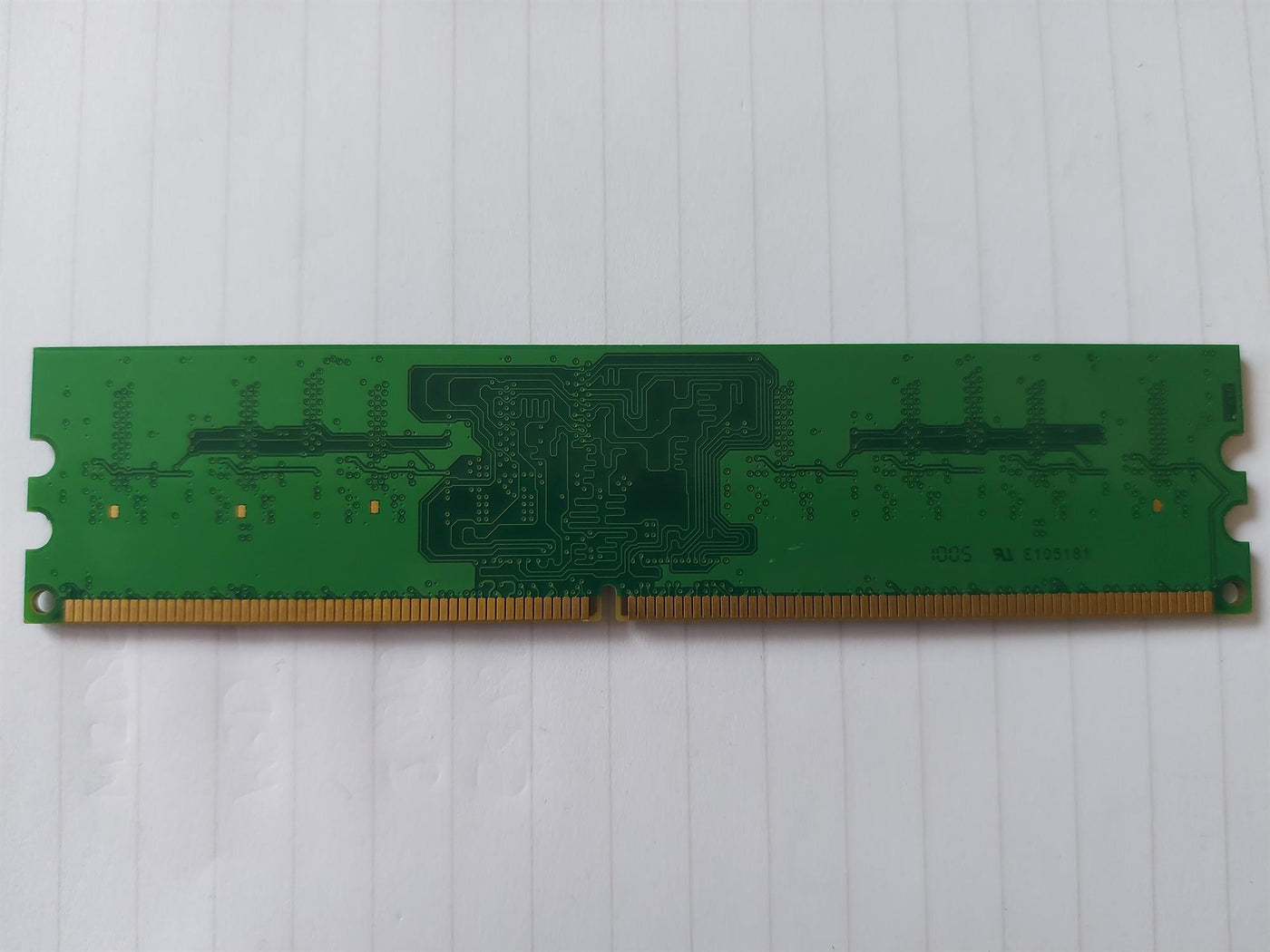 Crucial 1GB PC2-5300 DDR2-667MHz non-ECC Unbuffered CL5 240-Pin DIMM Memory Module(CT12864AA667.M8FJ2)