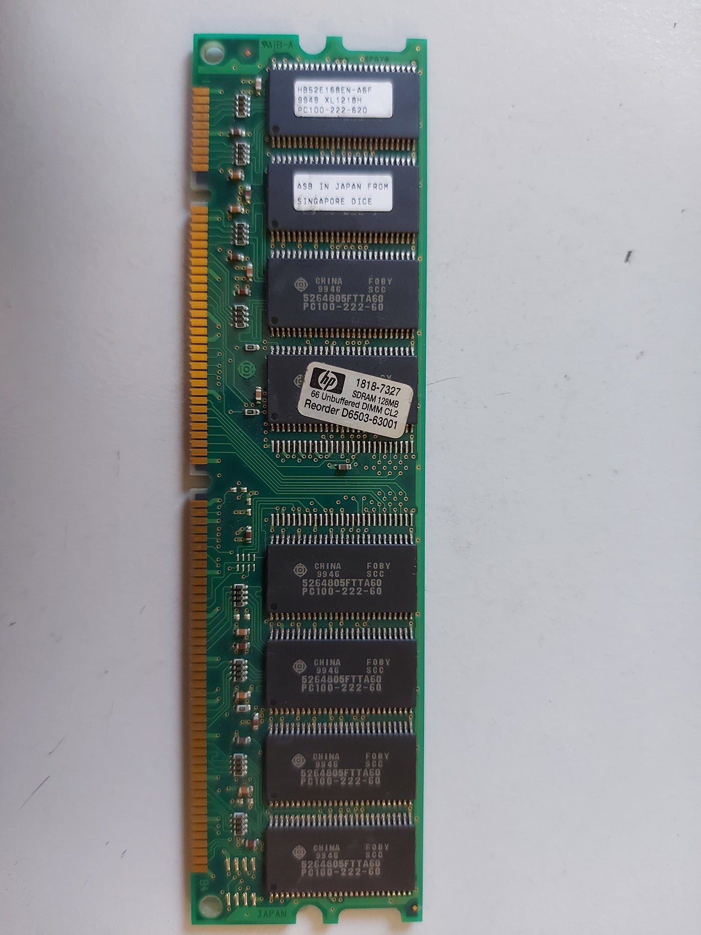 Hitachi 128MB 168-pin DIMM PC-100 non-ECC CL2 SDRAM HB52E168EN-A6F 1818-7327