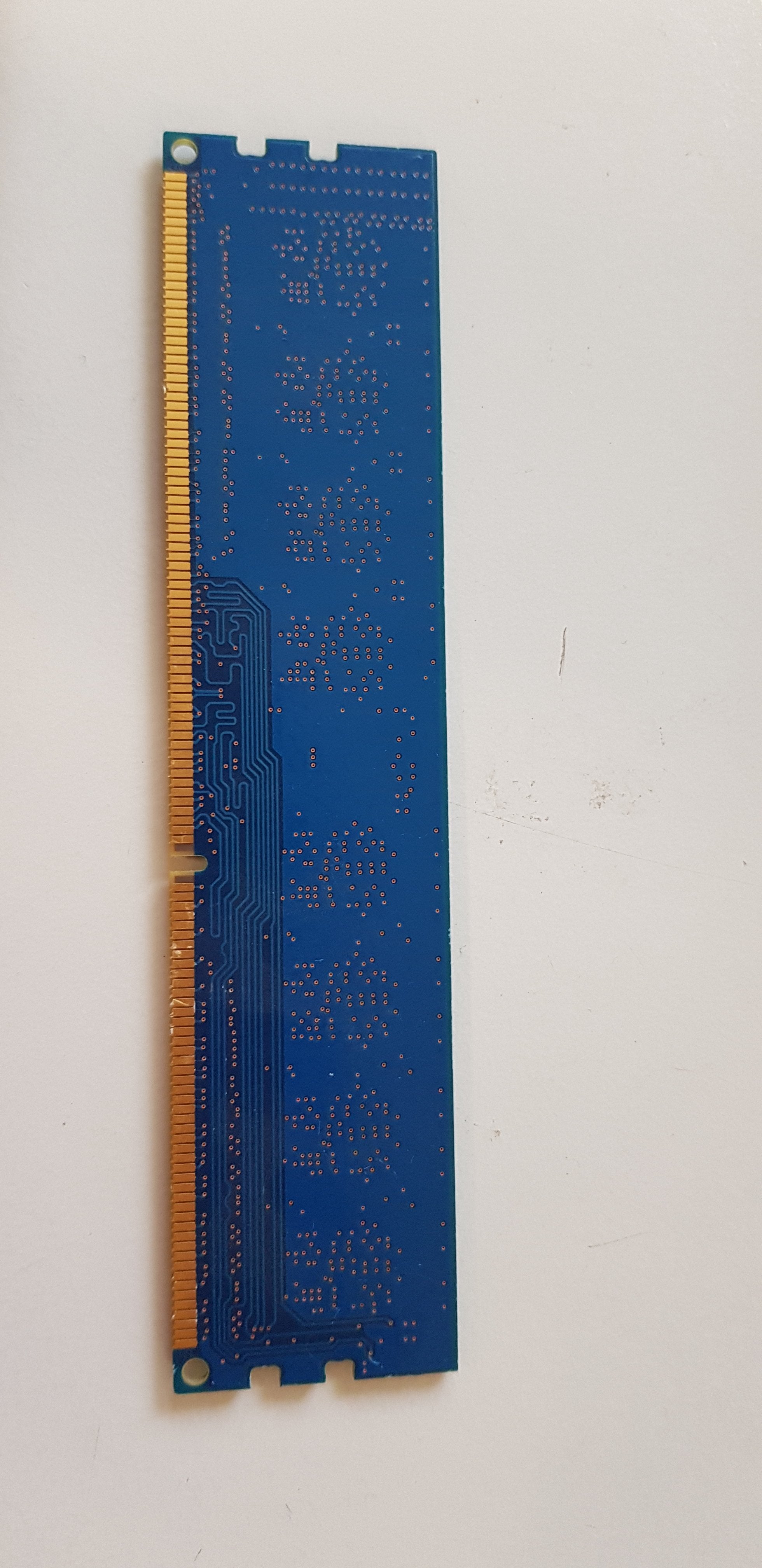 Elpida 1GB 1Rx8 PC3-10600U 240Pin CL9 DDR3 UDIMM Memory Module (EBJ10UE8BDF0-DJ-F)