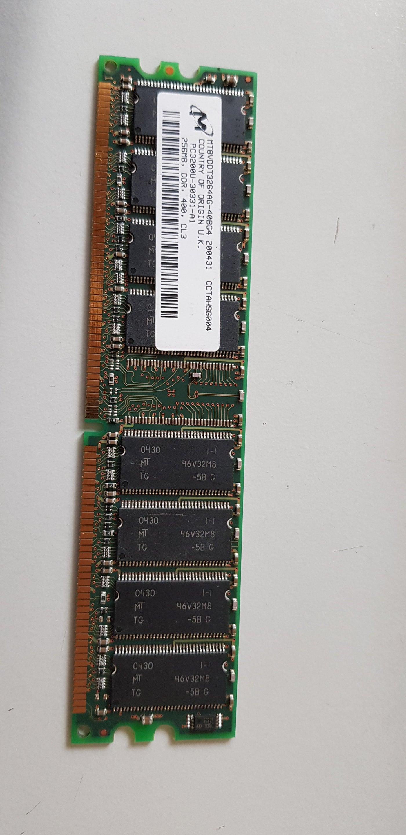 Micron 256MB DDR PC-3200 Non-ECC Unbuffered 184-Pin DIMM Memory Module (MT8VDDT3264AG-40BG4)