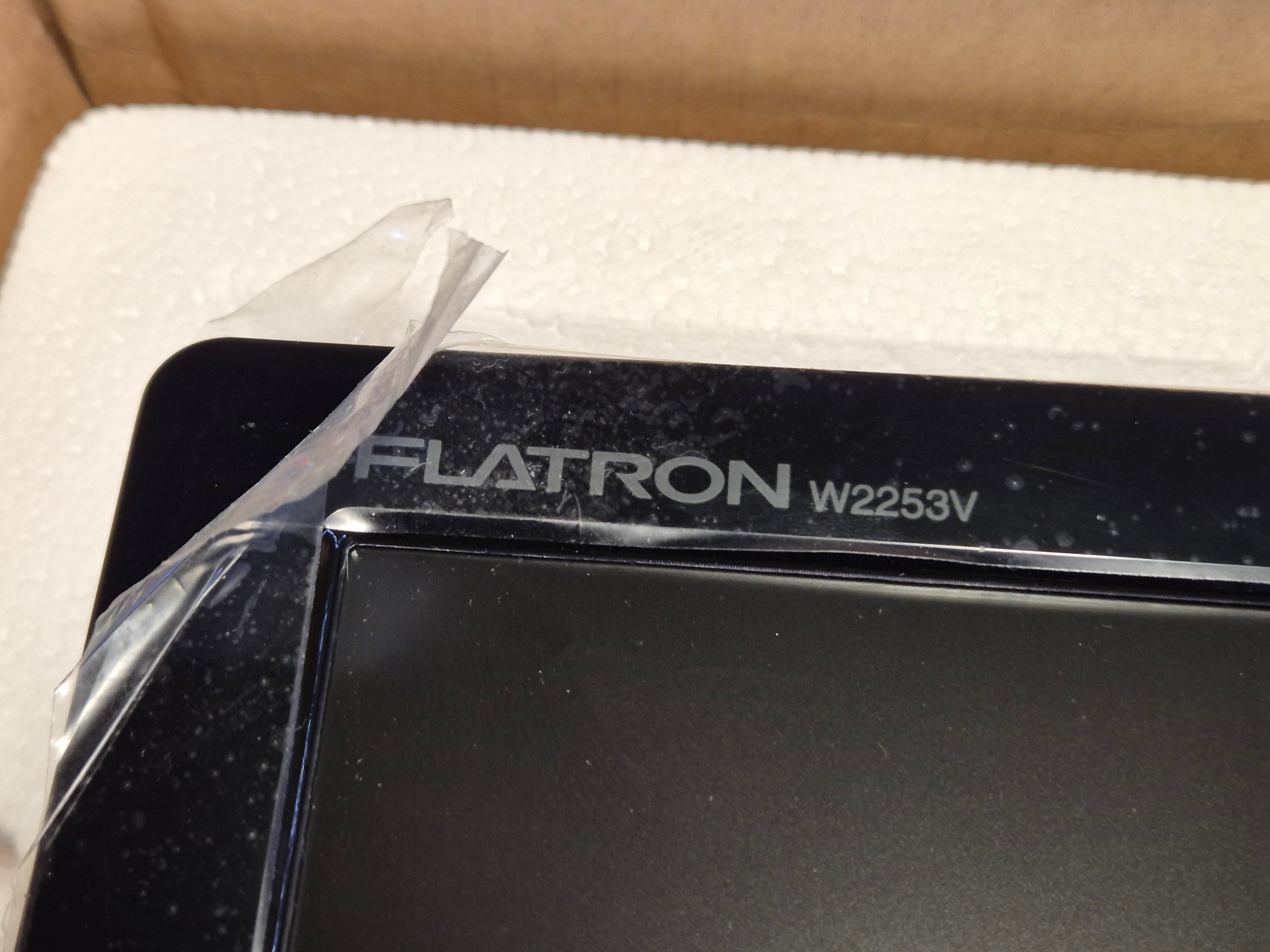 LG Flatron W2253V 22-inch Full HD LCD Monitor BOXED w/ accessories ( W2253VQV W2253V-PF ) USED