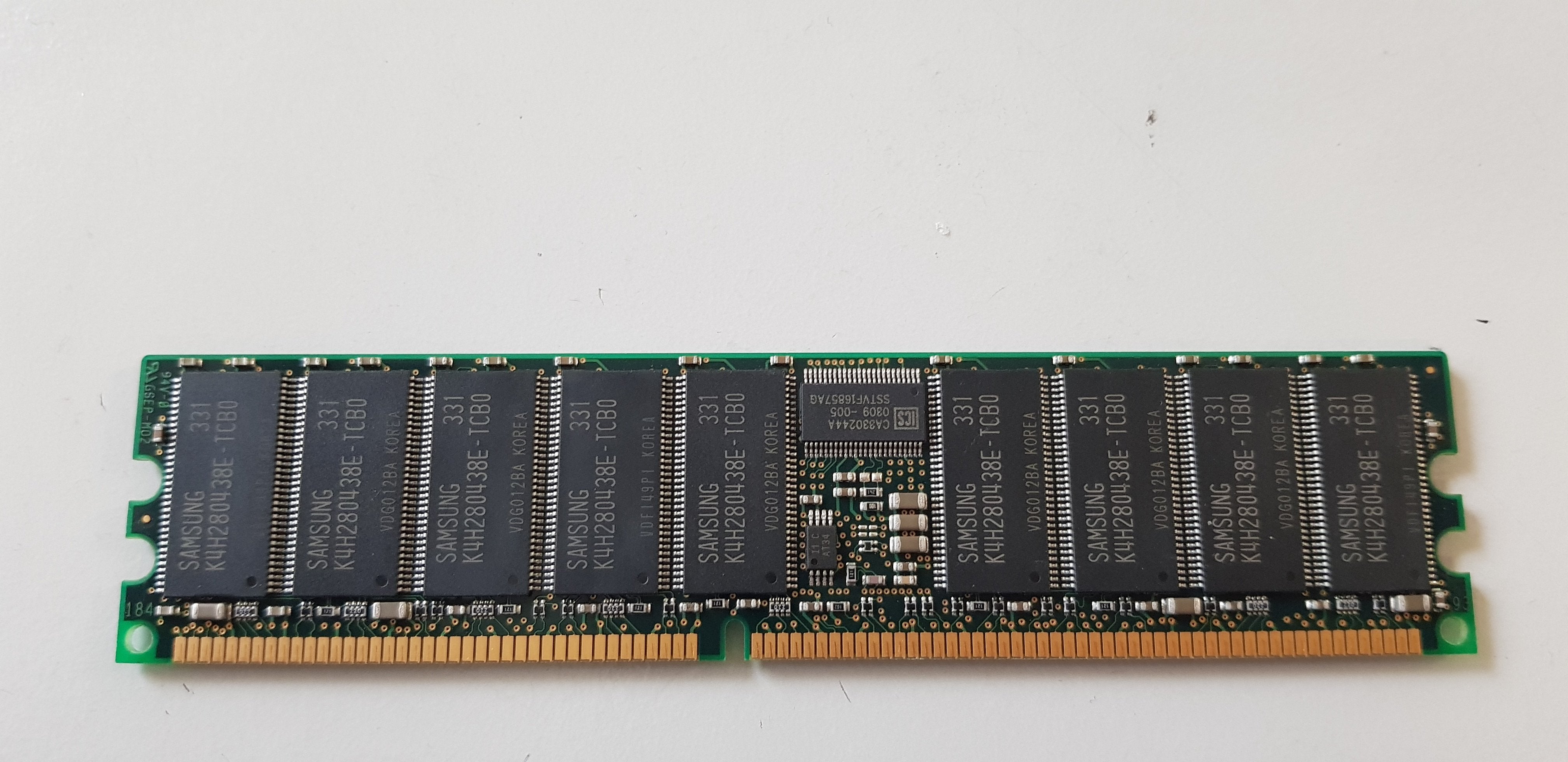 Samsung/HP 256MB 184p PC2100 CL2.5 18c 32x4 Registered ECC DDR DIMM (M312L3310ETS-CB0Q0  261583-031)