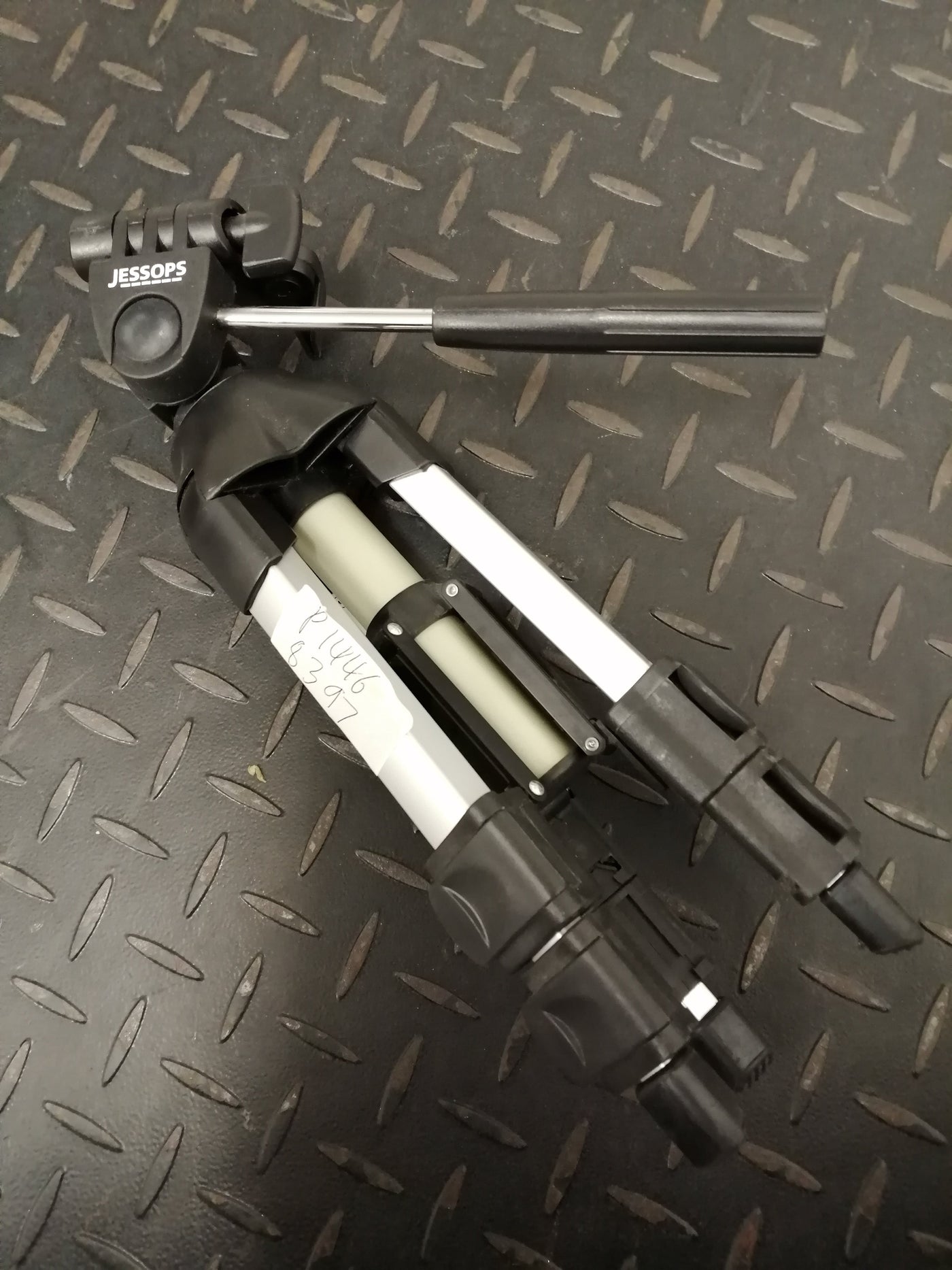JESSUPS TP318 MNI CAMERA TRIPOD ( TP318 USED )