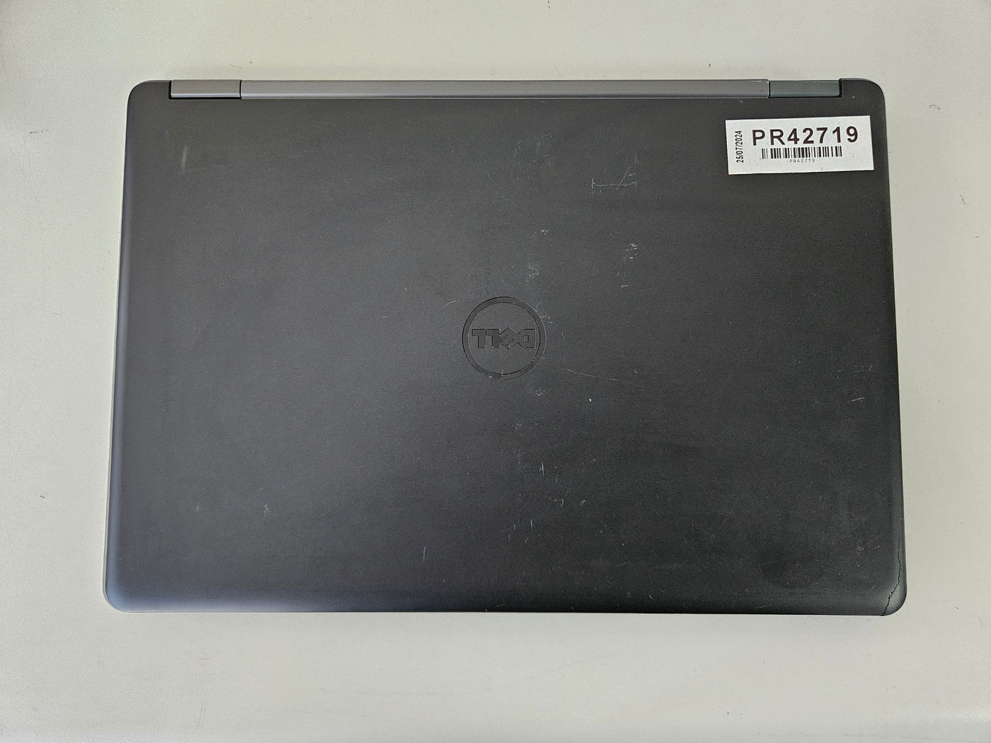 Dell Latitude E5450 320GB HDD 8GB i5-5300U 2.3GHz Linux Mint 21.3 ( P48G ) USED Damaged Plastics