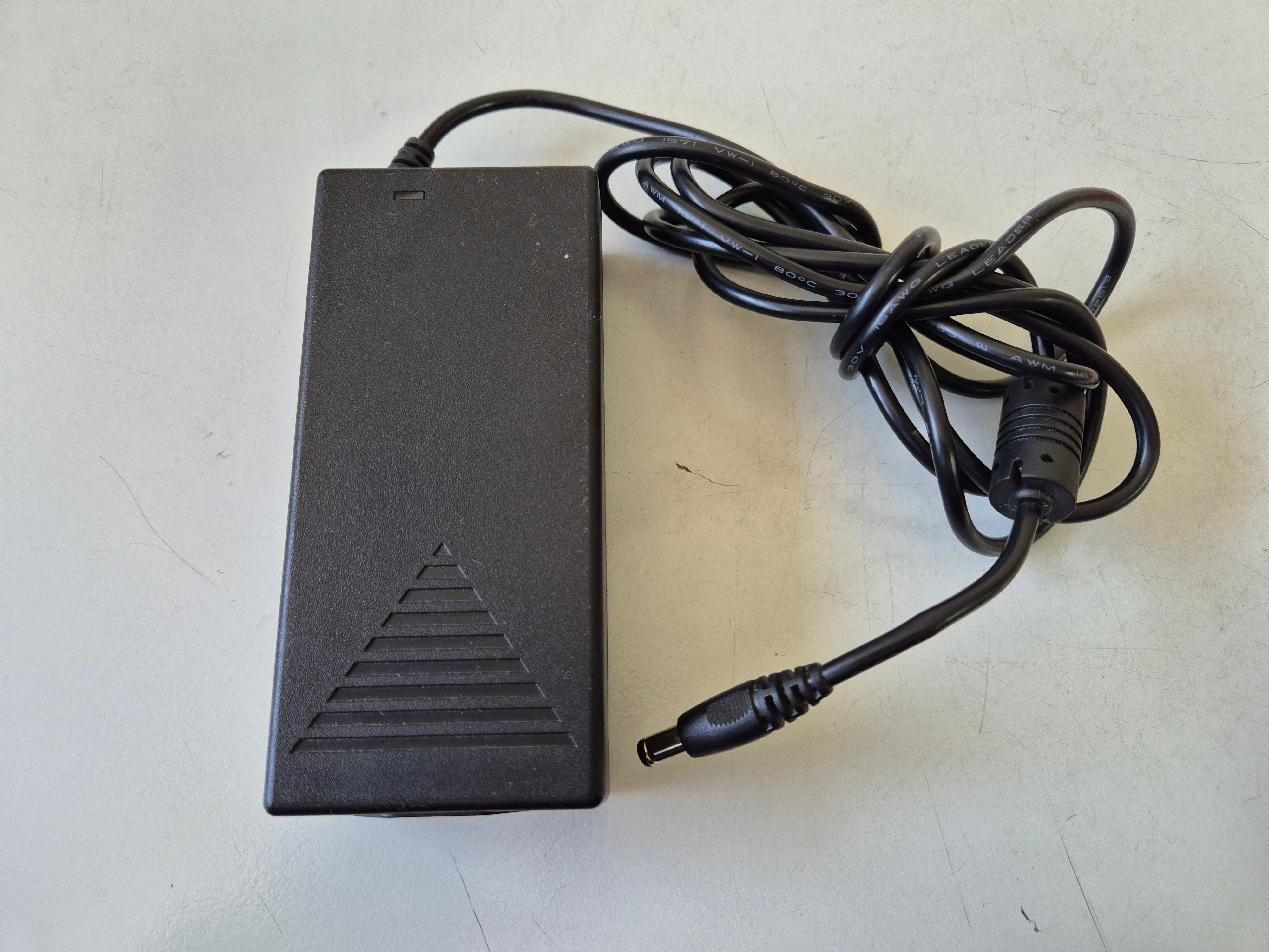 Netgear IN 100-240V 1.5A 150VA OUT 12V 5A 2.1mm Tip Switching Adapter ( 330-10172-01 DSA-60W-12 1 12060 ) REF