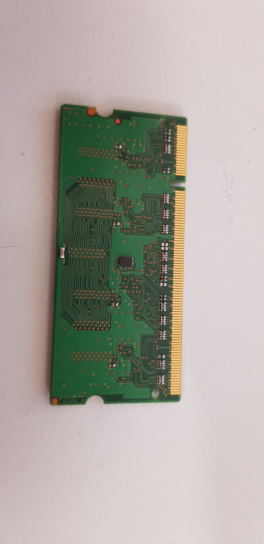 Micron 256MB 1Rx16 PC2 6400S  DDR2 SDRAM 256MB 800MT/s 200-SODIMM Memory Module (MT4HTF3264HZ-800H1)