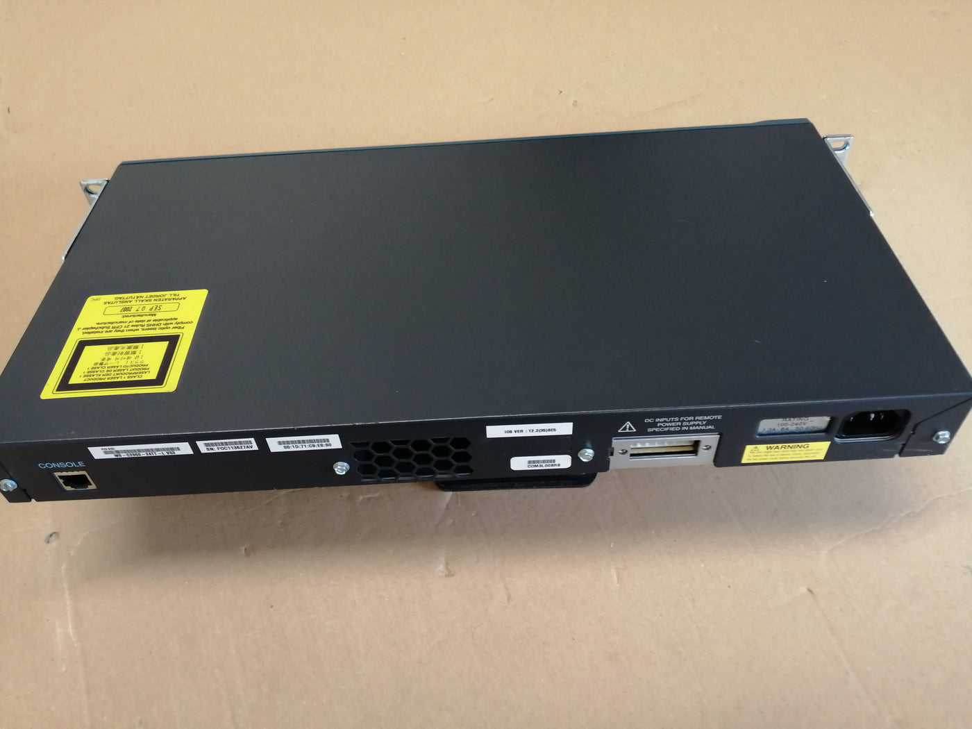 CISCO CATALYST 2960 SERIES 24 PORT SWITCH ( WS-C2960-24TT-L  USED )