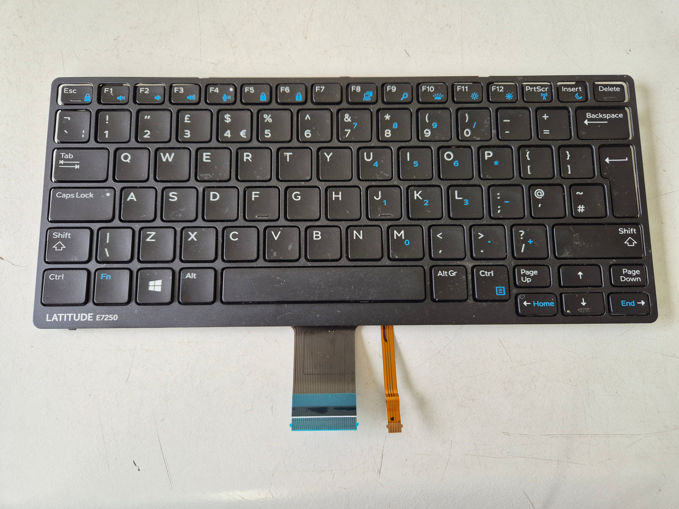 Dell Latitude E7250 UK Keyboard + plastic surround ( PK1313O1B12 NSK-LMABC 0U 0D2C6M ) USED
