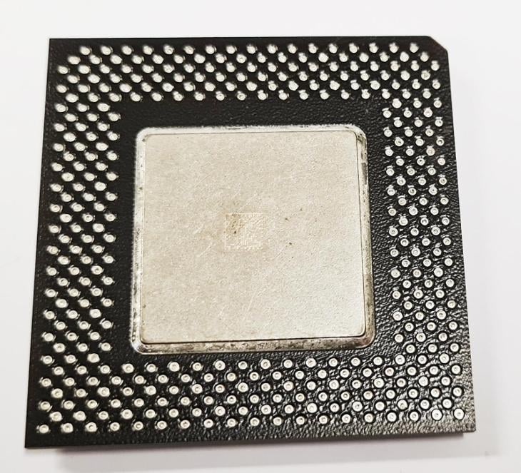 Intel Celeron 1 Core 433MHz PGA370 Desktop Processor ( SL3BA ) USED