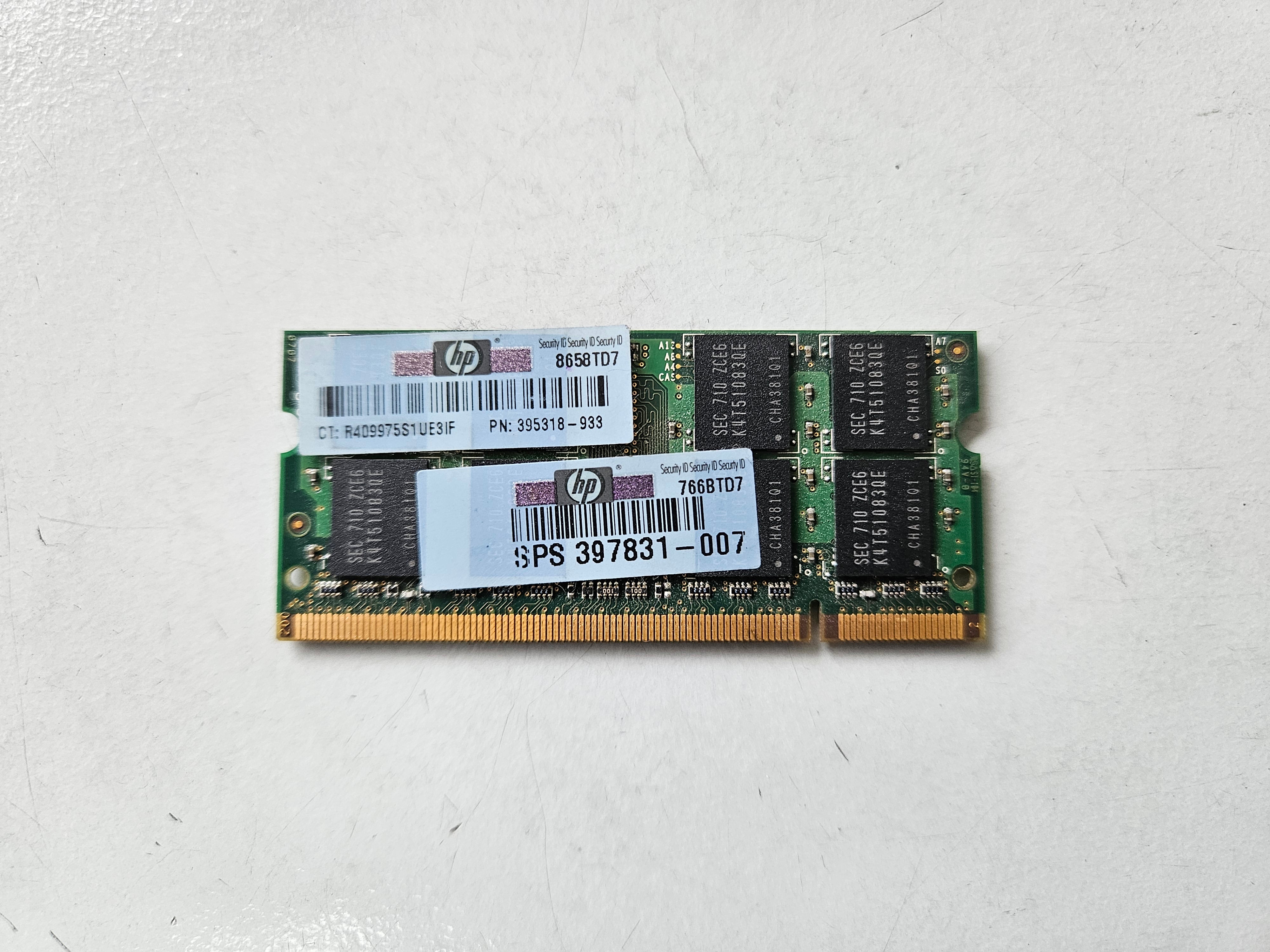 Samsung HP 1GB PC2-5300 CL5 DDR2 667MHz 200-Pin SODIMM ( M470T2953EZ3-CE6 395318-933 ) REF