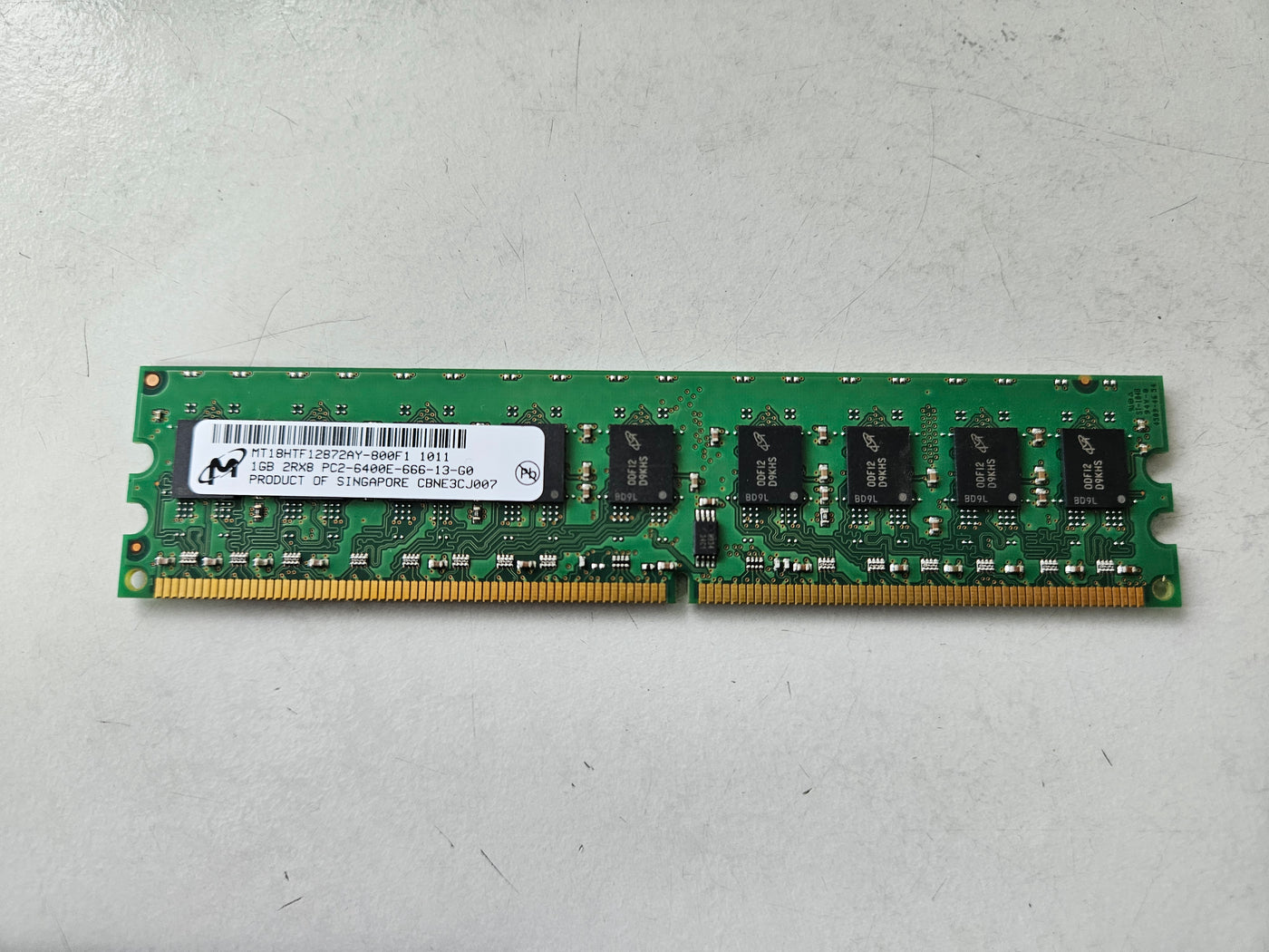 Micron HP 1GB PC2-6400 DDR2-800MHz CL6 240-Pin DIMM ( MT18HTF12872AY-800F1 445166-051 ) REF