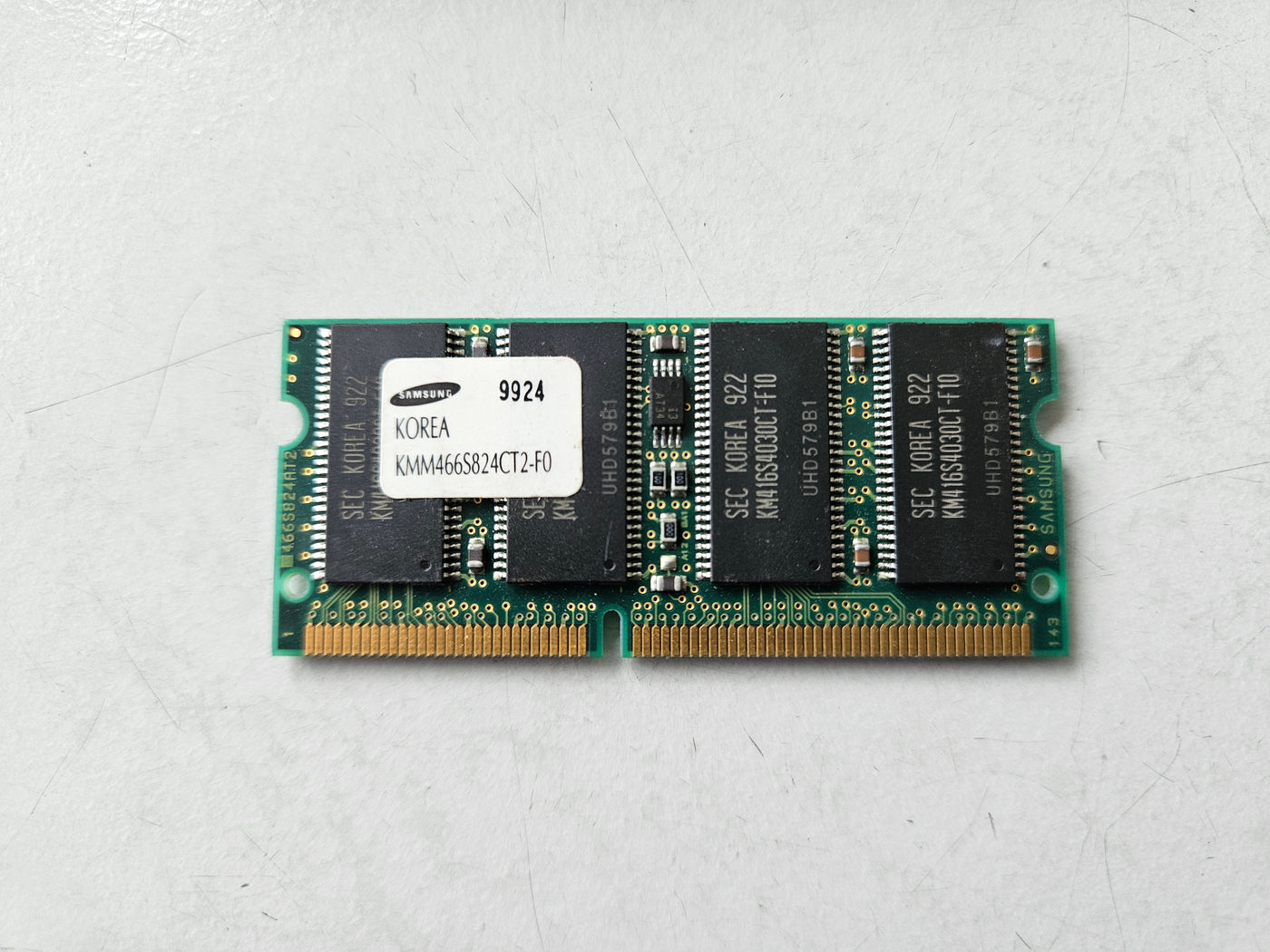 Samsung 64MB PC100 100MHz non-ECC Unbuffered 144-Pin SoDimm ( KMM466S824CT2-F0 ) REF