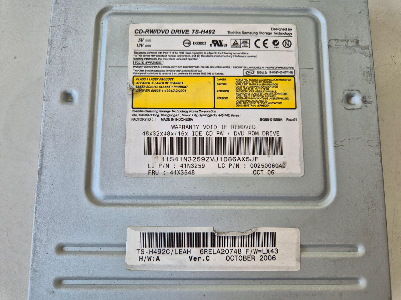 Toshiba IBM TS-H492 48x CD-RW/DVD Drive ( TS-H492C/LEAH 41N3259 41X3548 ) USED