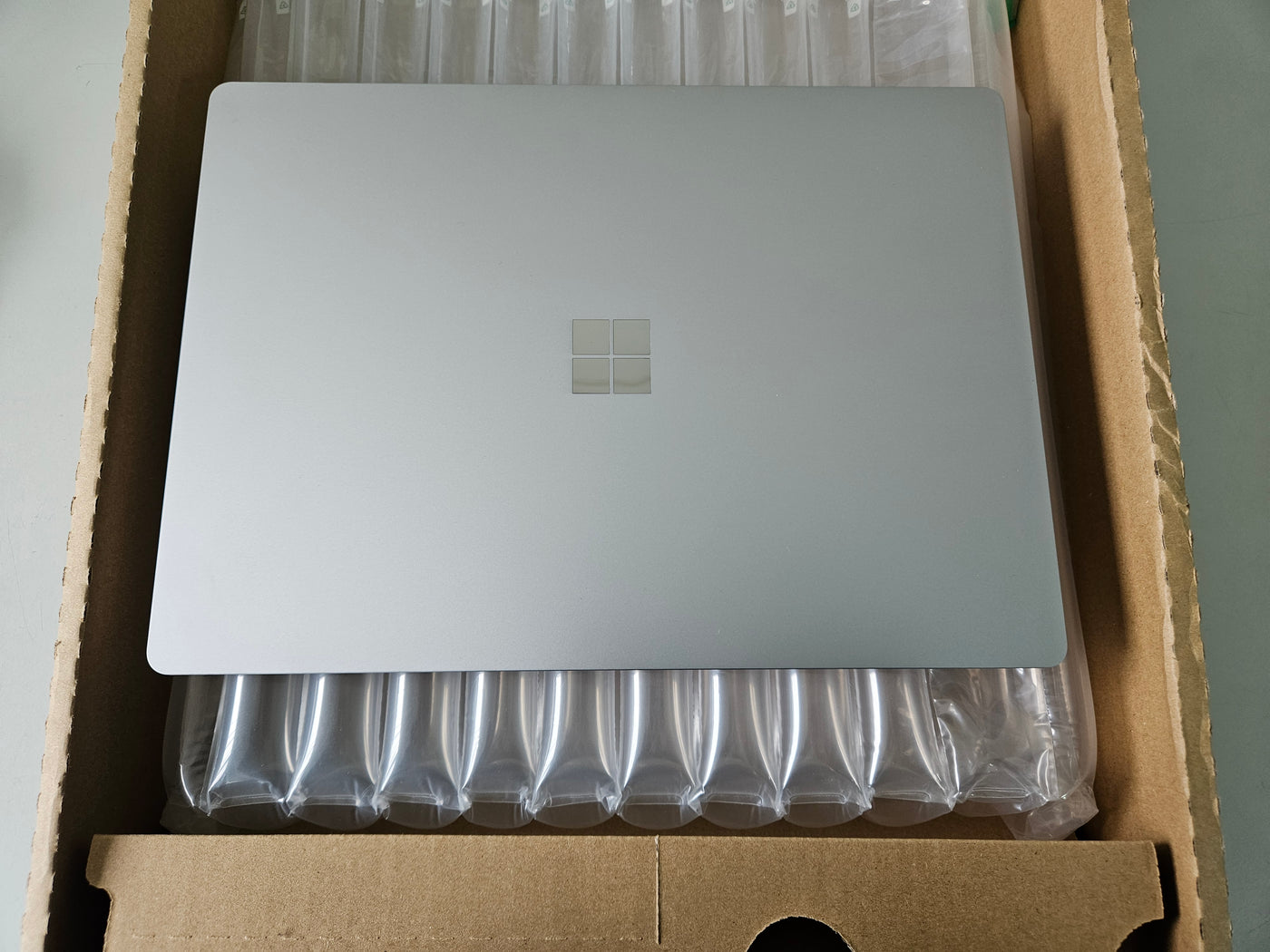 Microsoft Surface Laptop 4 250GB SSD 8GB i5-1145G7 Win10Pro ( 1950 G7 ) USED