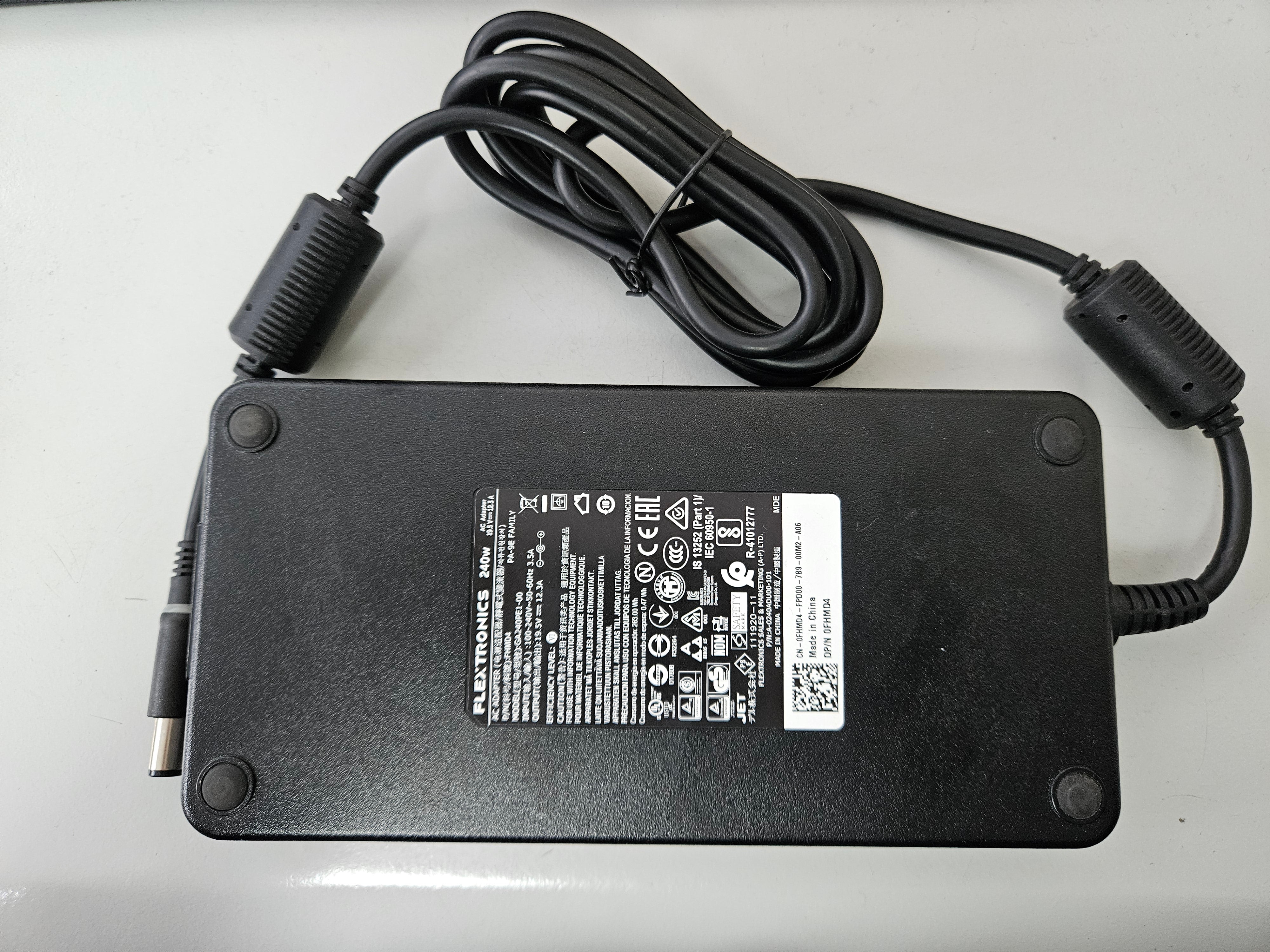 Flextronics Dell 240W 19.5V 12.3A AC Adapter ( 0FHMD4 GA240PE1-00 ) REF