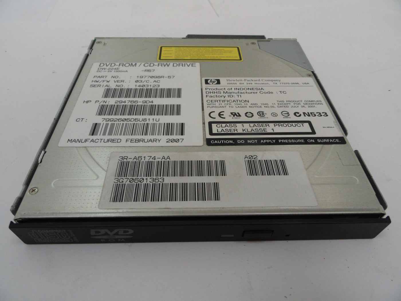 HP 5.25in Slimline CD-RW DVD Drive ( 1977098R-57 DW-224E 294766-9D4 3R-A6174-AA ) REF