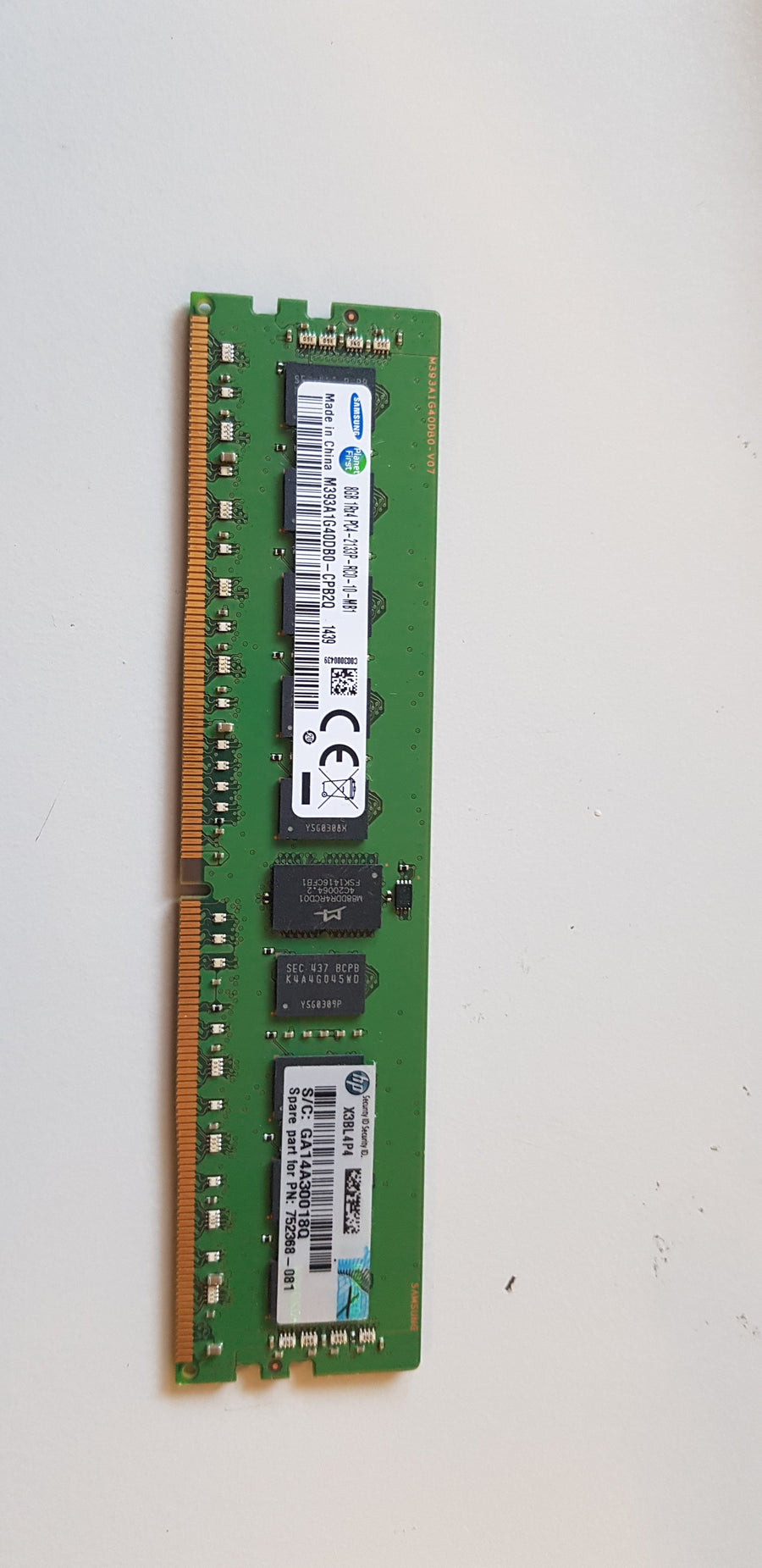 Samsung 8GB 1Rx4 PC4 2133P  DDR4-2133MHz ECC Registered CL15 288-Pin DIMM 1.2V Single Rank Memory Module (M393A1G40DB0-CPB2Q)