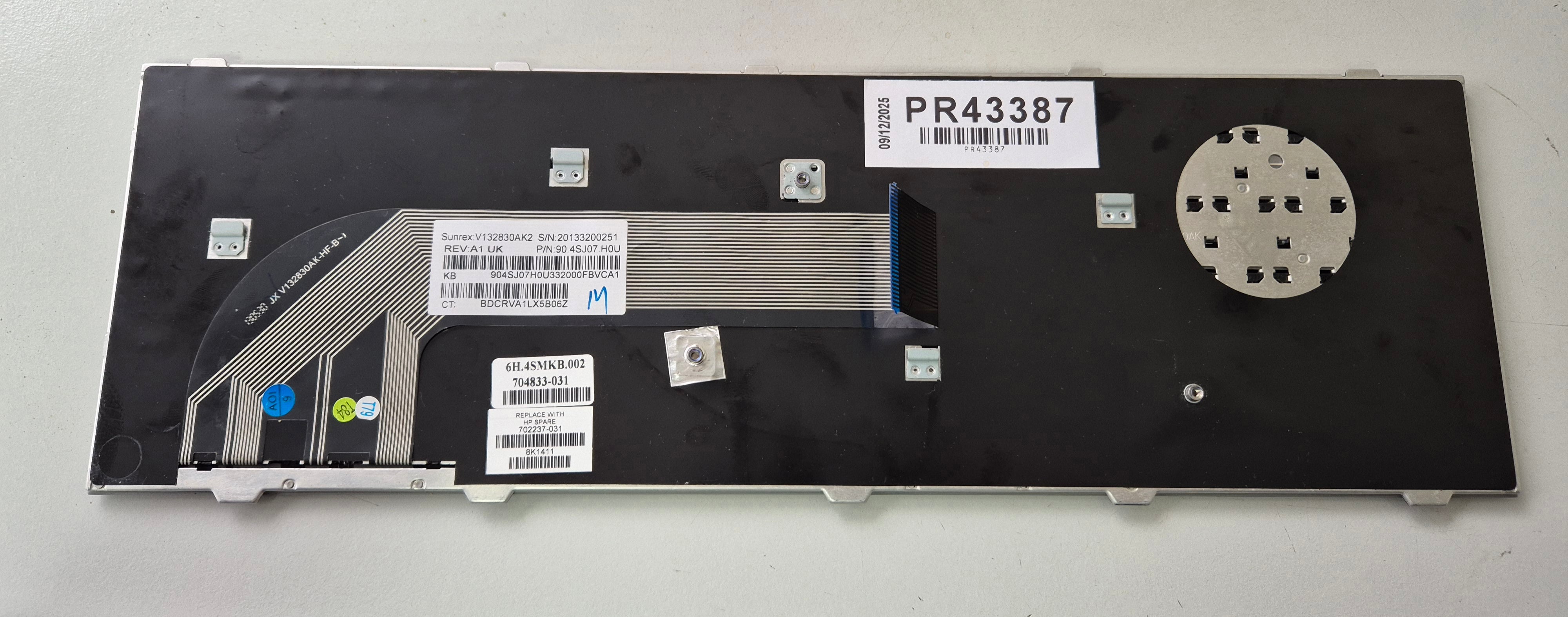 HP ProBook 4540s QWERTY replacement keyboard ( 702237-031 ) USED