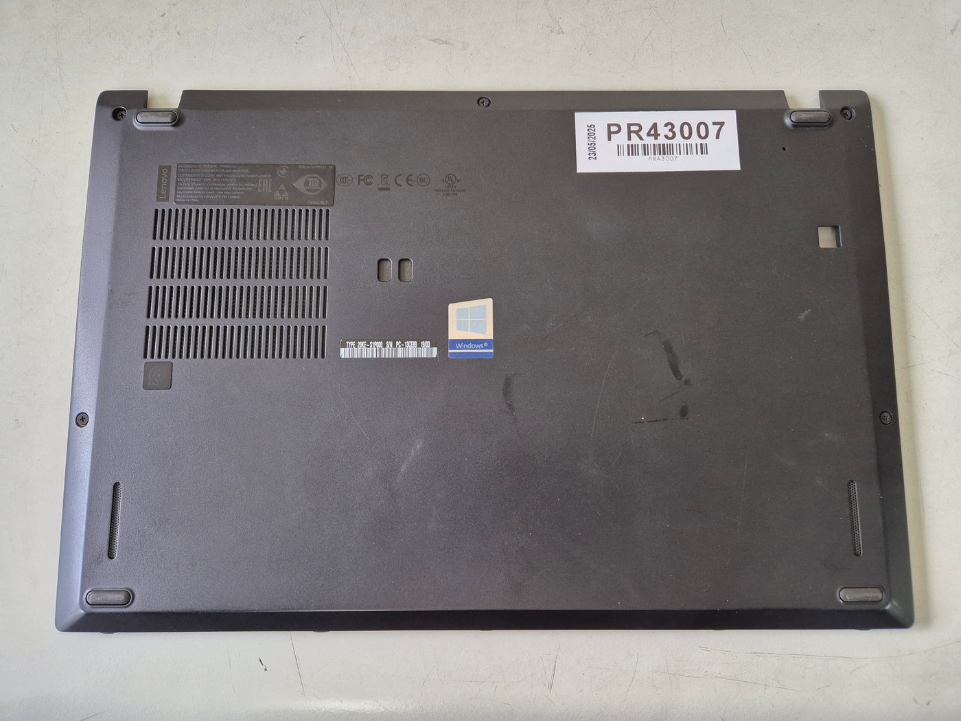 Lenovo ThinkPad X280 plastic base chassis ( AM16P000400	SM10N01540 ) USED