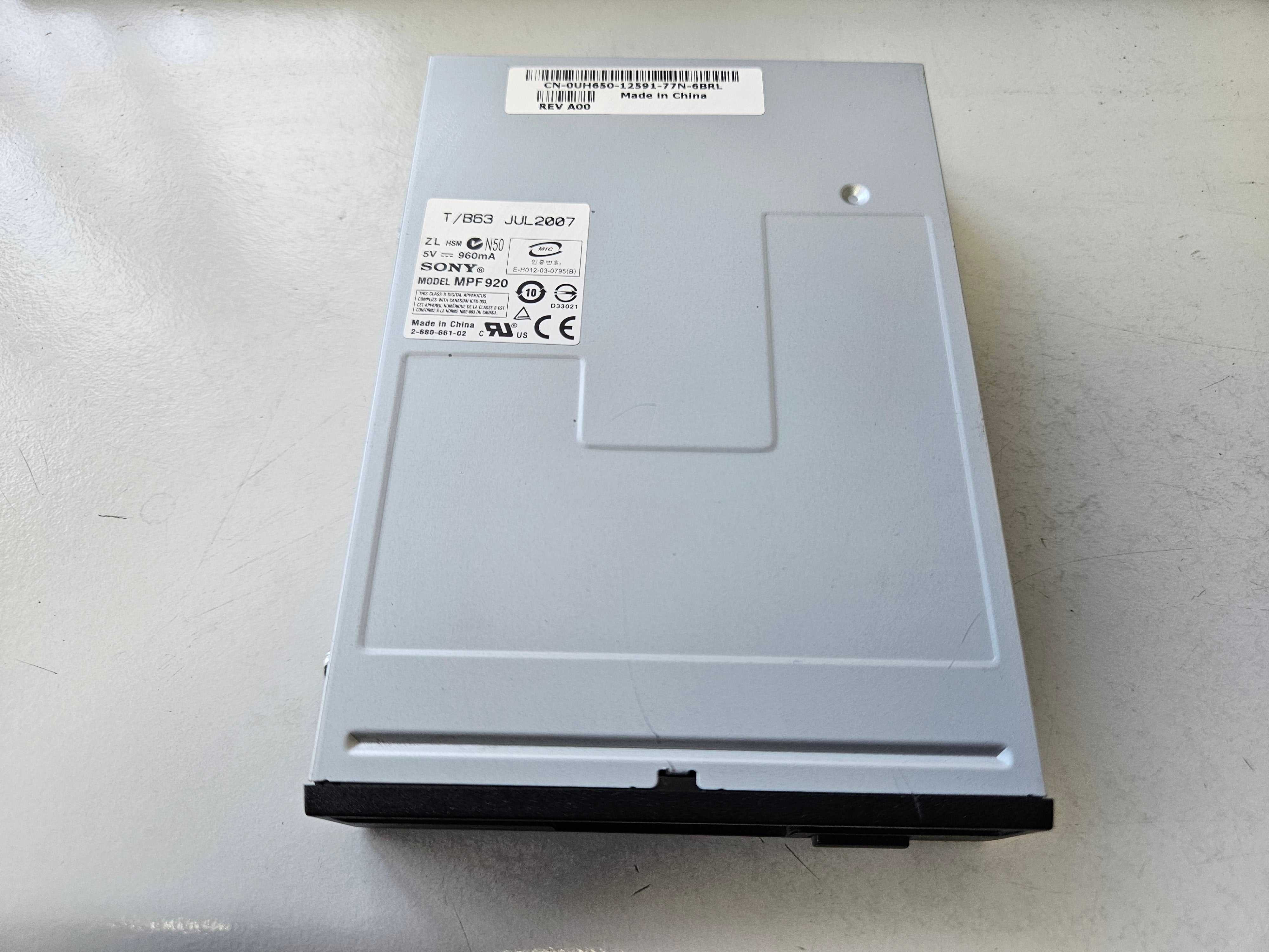 Sony Dell Internal 1.44Mb 34-Pin 3.5" Floppy Disk Drive ( MPF920F MPF920-T/B63 0UH650 ) REF