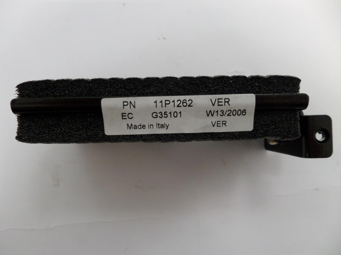 PR25097_11P1262_IBM Padded Bracket for RS6000 Server - Image3