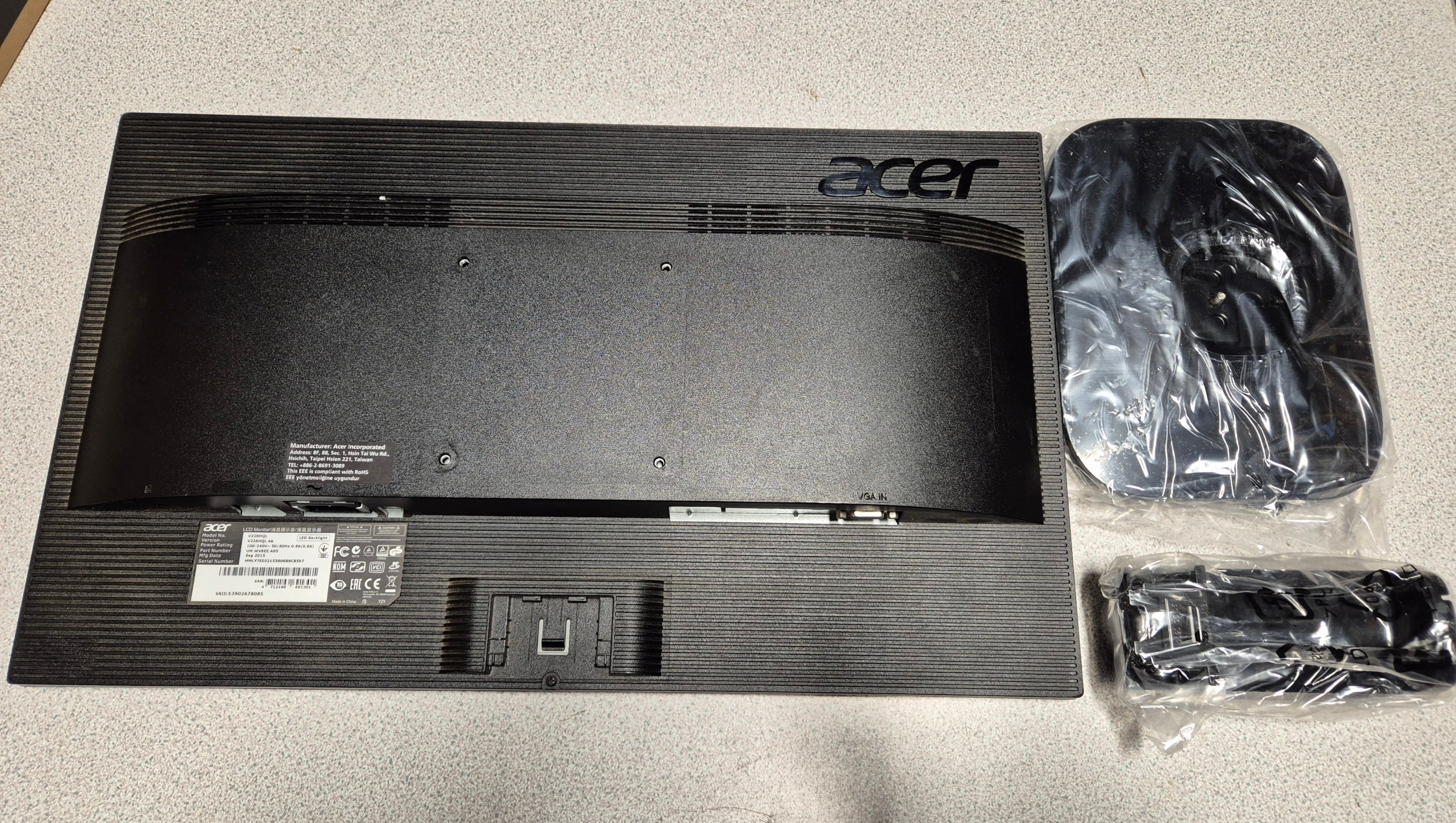 Acer V226HQL 21.5" VGA Full HD Monitor & Stand ( V226HQL Ab UM.WV6EE.A05 ) USED