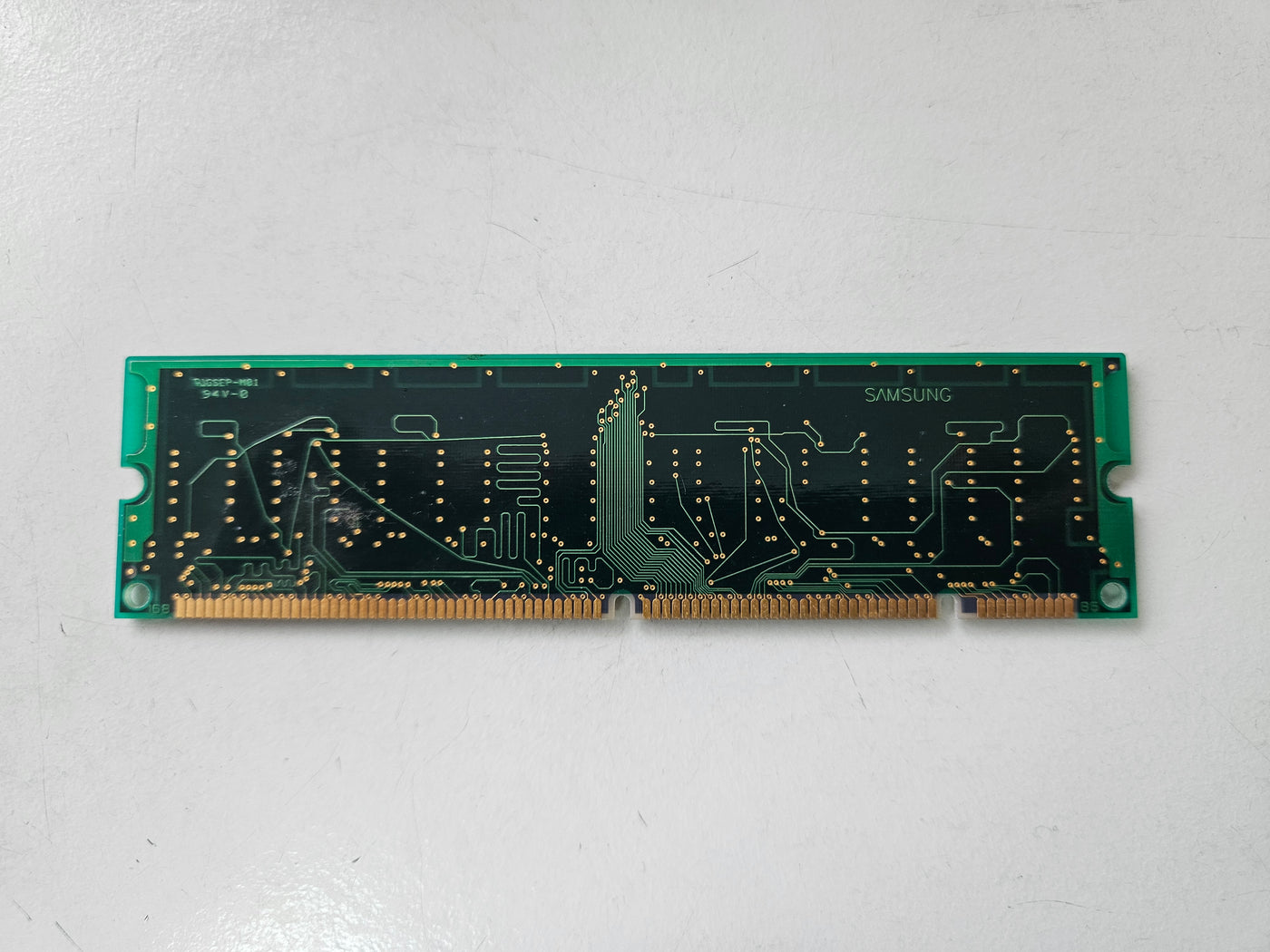 Samsung 256MB PC133 133MHz non-ECC Unbuffered CL3 168-Pin DIMM ( M366S3253DTS-C7AQ0 ) REF