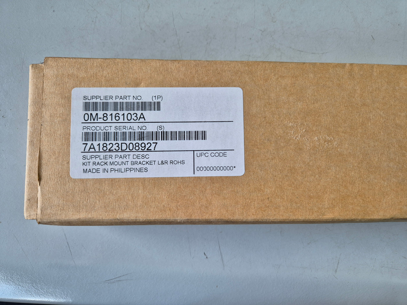 APC RACK MOUNT BRACKET KIT L+R ROHS ( 0M-816103A ) USED