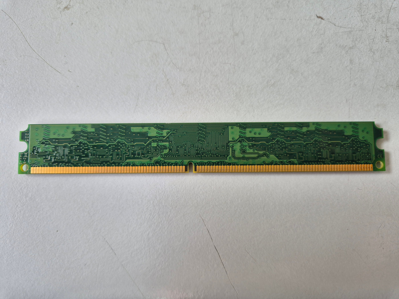 Kingston 1GB PC2-5300 DDR2-667MHz non-ECC Unbuffered CL5 240-Pin DIMM ( 9905431-030 KVR667D2N5/1G ) REF