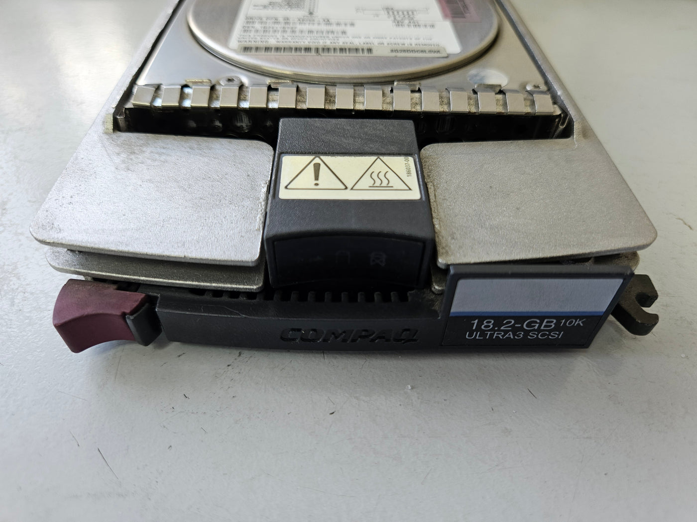 Compaq Seagate 18.2GB SCSI 80 Pin 10Krpm 3.5in HDD in Caddy ( 9U3001-030 BD01864552 232574-001 3R-A3058-AA ) USED