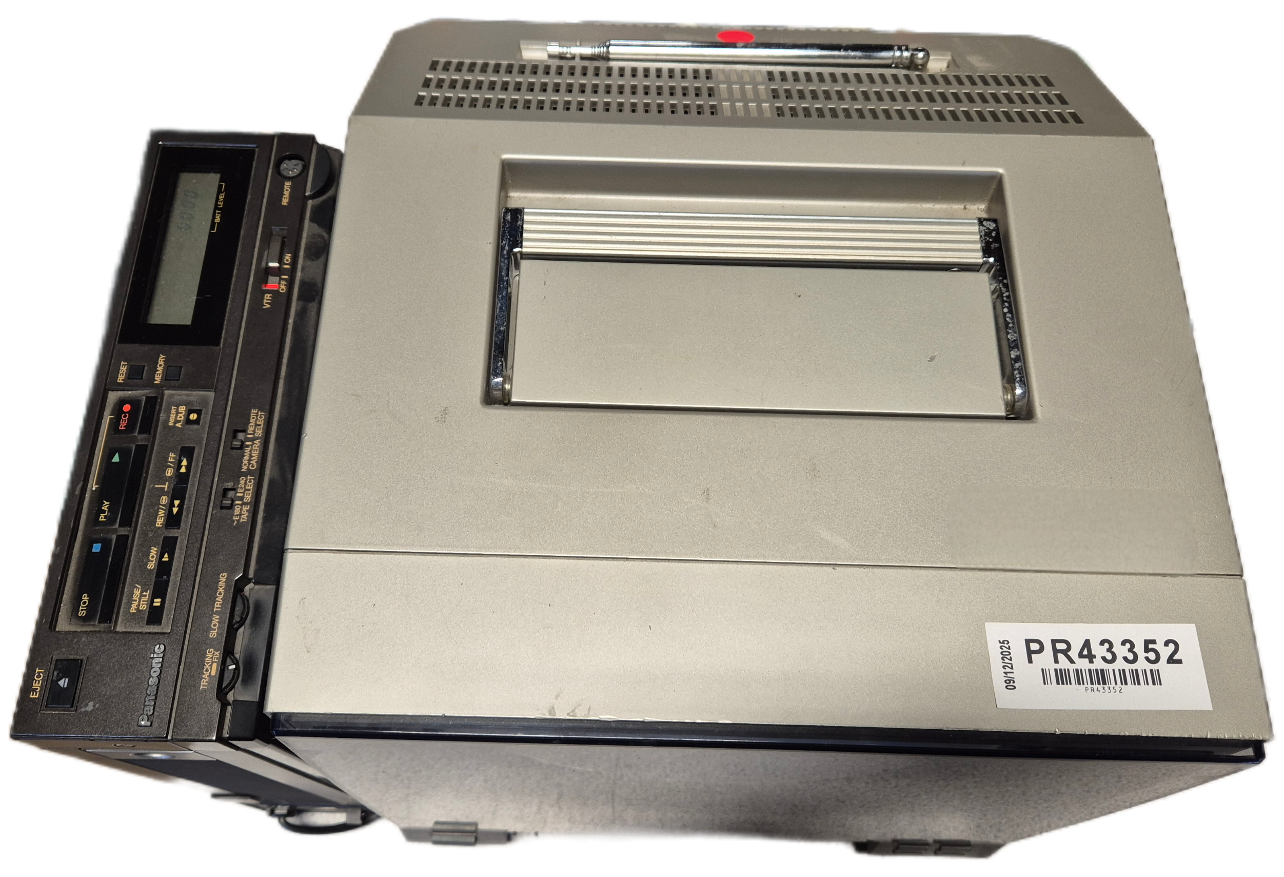 Panasonic TC-1100G Colour TV + NV-180 VHS Video Recorder ( TC-1100G ) USED