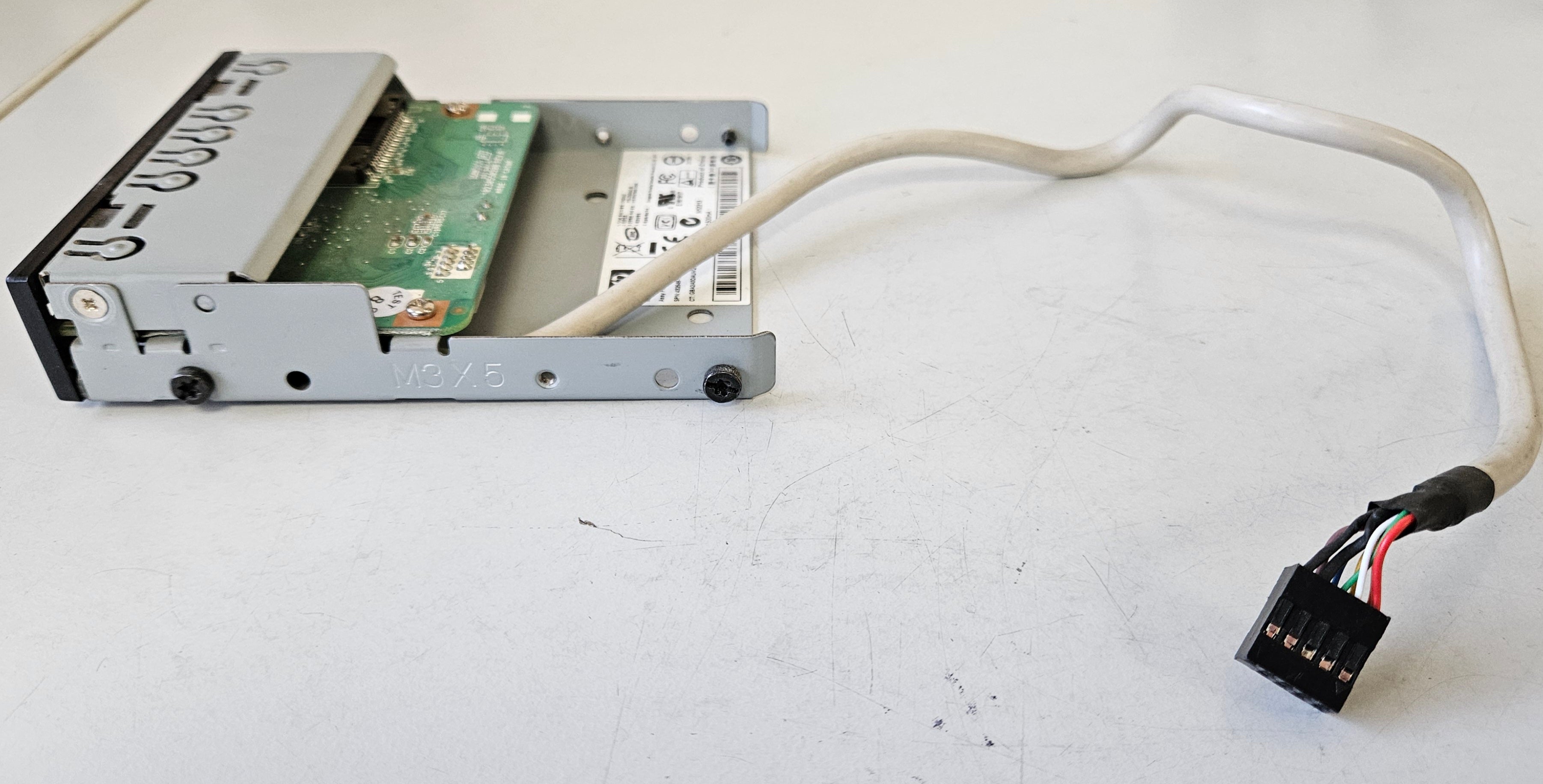 HP Compaq SFF Internal Desktop Media Card Reader ( 405955-003 CR504U2 432548-001 ) USED