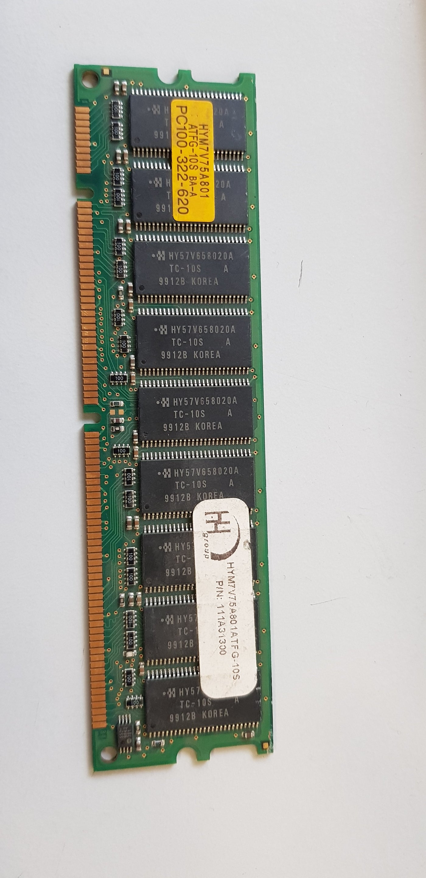 Hyundai AOW 64MB 168p PC100 CL3 9c 8x8 ECC SDRAM DIMM Memory Module (HYM7V75A801ATFG-10S)