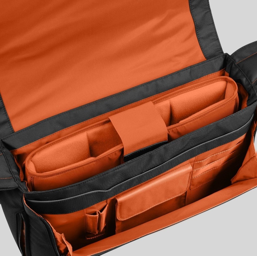 Briggs & Riley Grow Expandable Messenger Bag Black ( Briggs & Riley  VB411X NOB) )