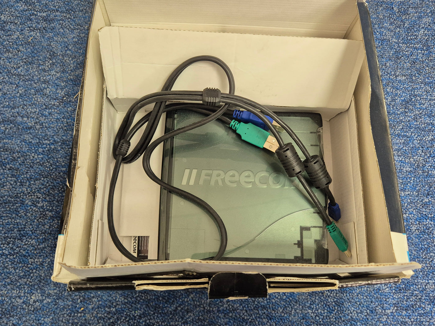 Freecom FS-5 External CD-RW/DVD Combo Drive ( 27824 ) NOB