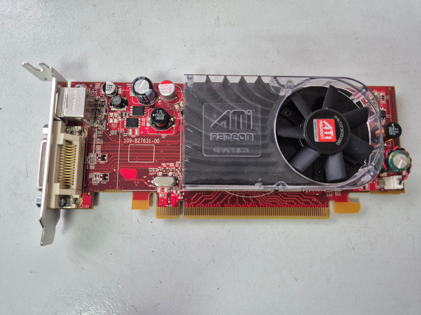 Dell ATI Radeon HD2400 XT 256MB GDDR2 DMS-59 PCIe Graphics Card ( ATI-102-B27602 109-B27631-00 0CP309 ) USED