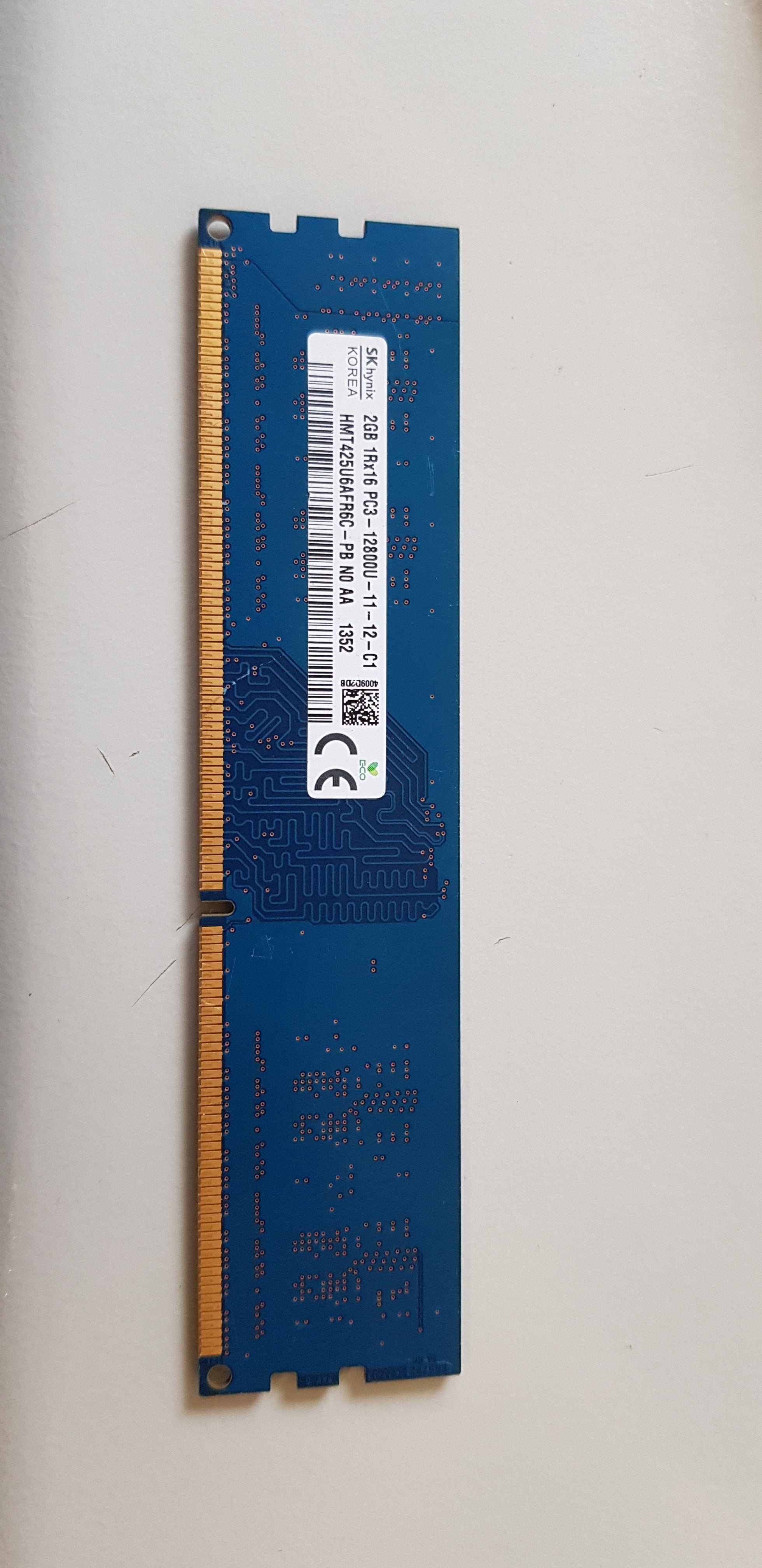 Hynix 2GB 1Rx16 PC3-12800 DDR3-1600MHz non-ECC Unbuffered CL11 240-Pin DIMM Single Rank Memory Module (HMT425U6AFR6C-PB N0 AA)