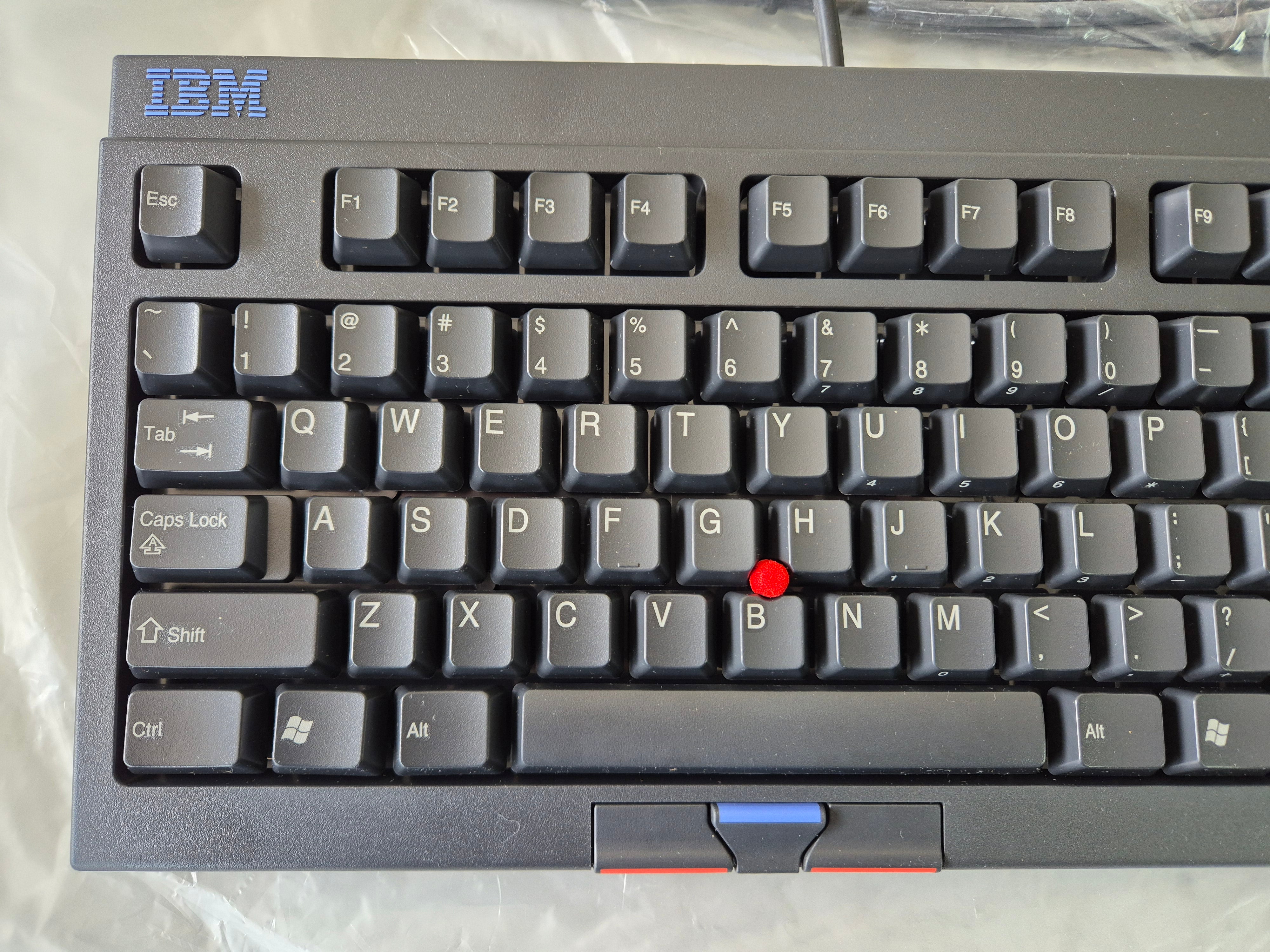 IBM RT3200 US Black Space Saver II PS/2 Wired Keyboard ( 37L0888 ) NOB