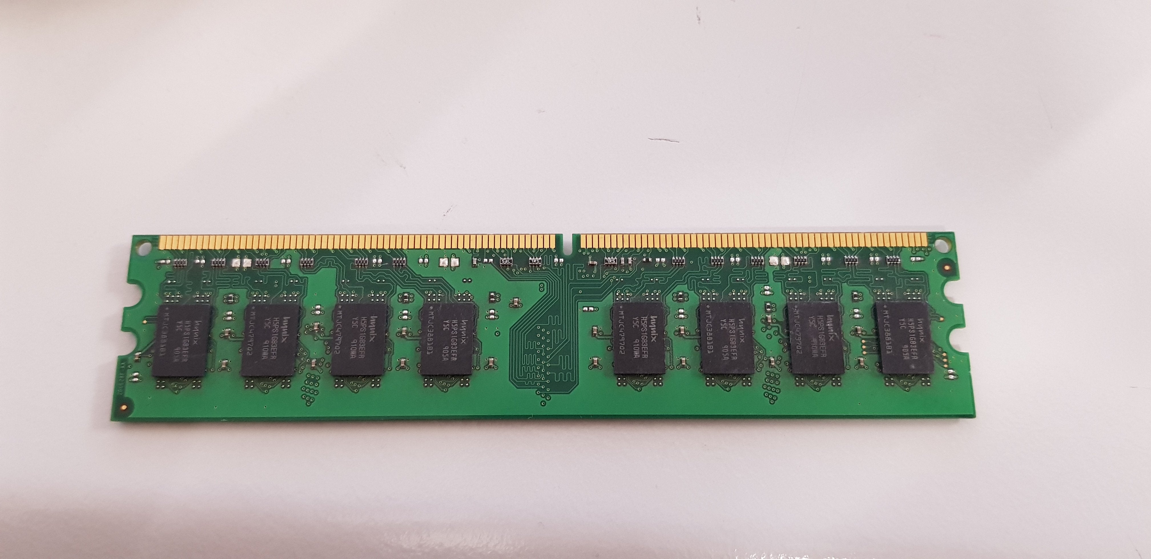 Buffalo 2GB PC2-5300U 667MHz DDR2 2RX8 Non-ECC Computer Memory  (D2U667C-240-2GHEJ)