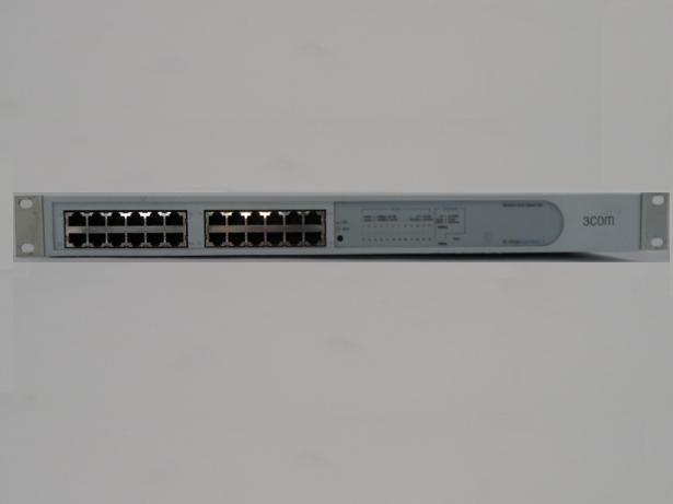 3Com SuperStack 3 Baseline Dual Speed Hub 24 Port ( 1659-300-050-1.00 3C16593B 0100/LT2G061372    3Com )