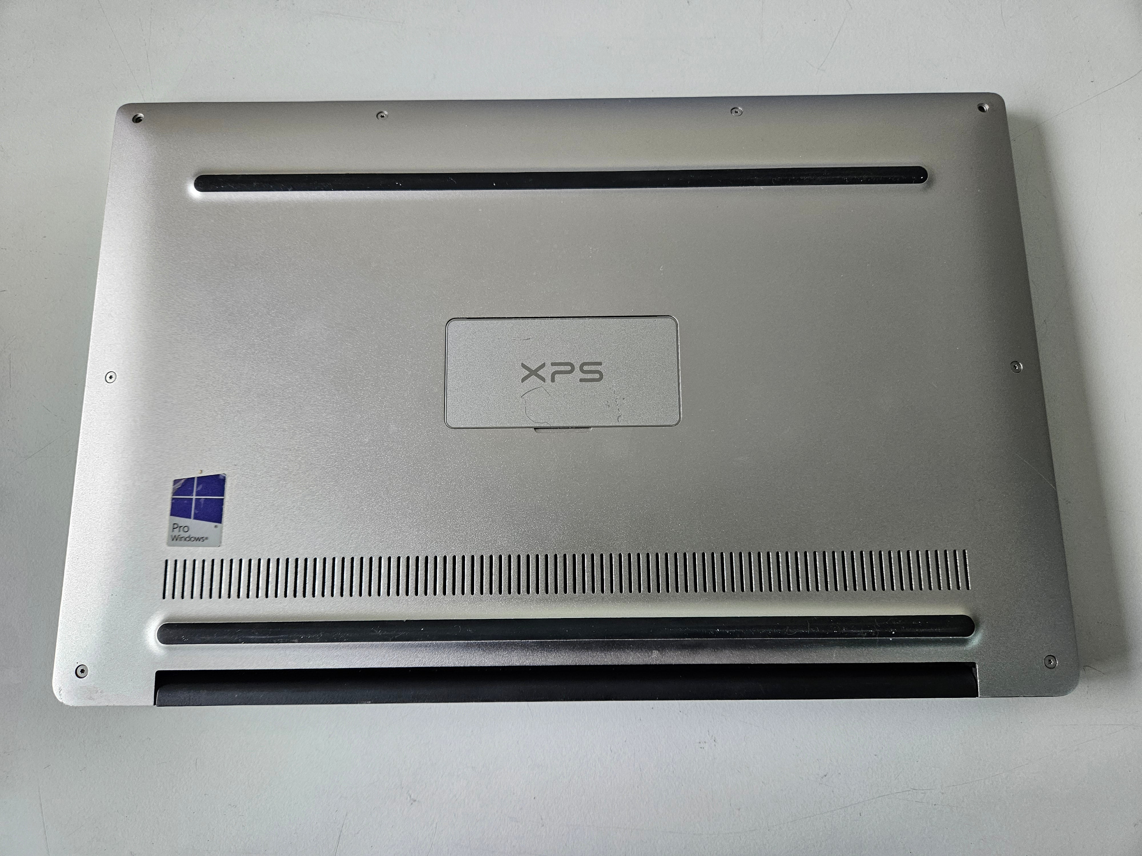 Dell XPS 13 9360 500GB SSD 16GB i7-7660U Win10Pro ( P54G ) USED