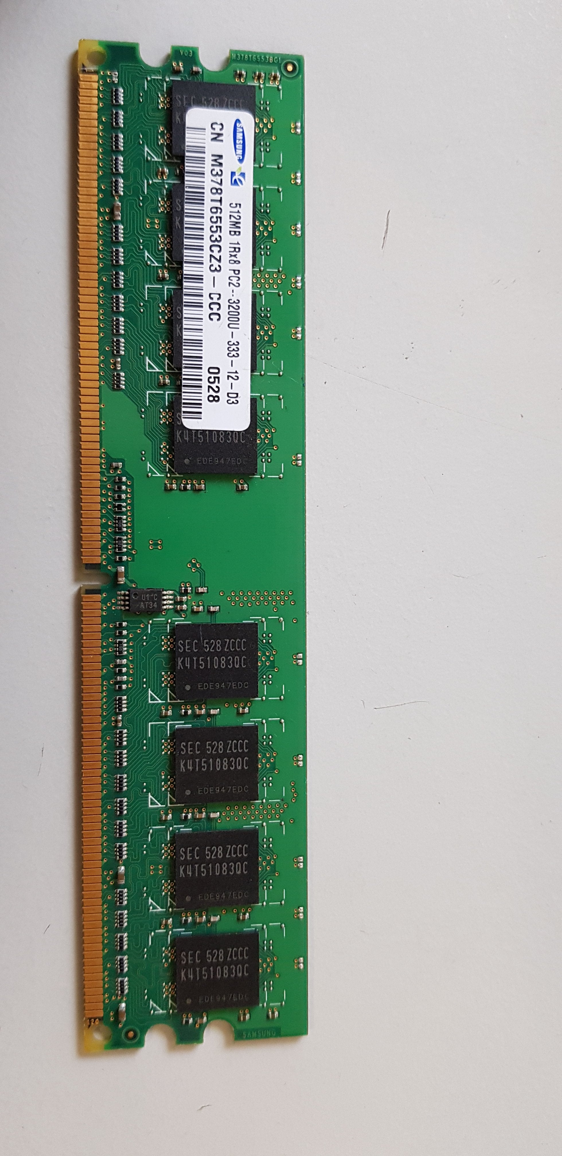 Samsung 512MB DDR2-400MHz PC2-3200 non-ECC Unbuffered CL3 240-Pin DIMM Single Rank Memory Module (M378T6553CZ3-CCC)